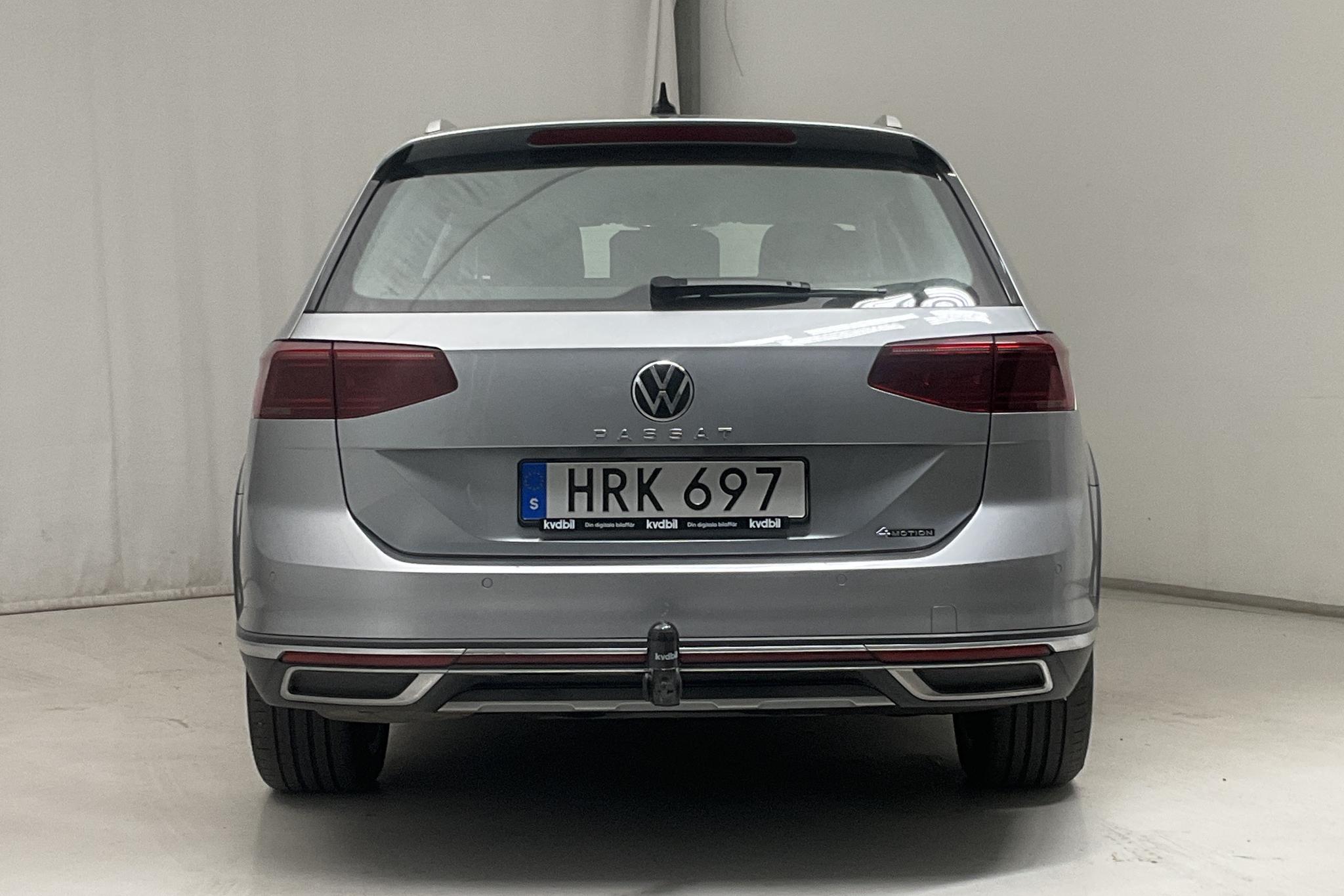 VW Passat Alltrack 2.0 TDI Sportscombi 4Motion (200hk) - 71 570 km - Automatic - silver - 2021