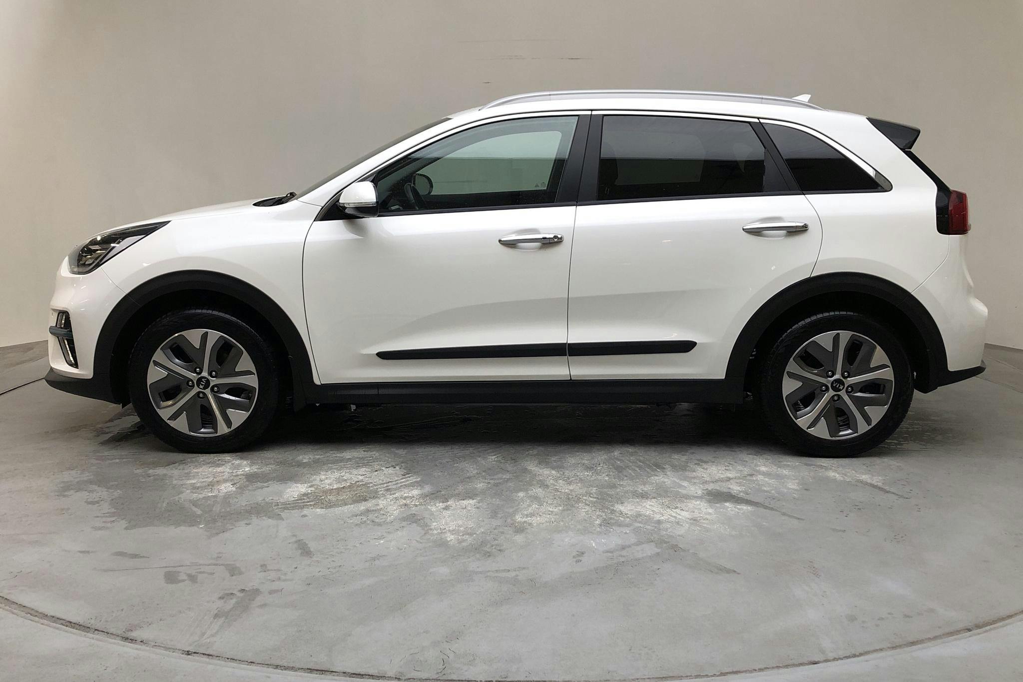 KIA Niro EV 64 kWh (204hk) - 13 358 mil - Automat - vit - 2019