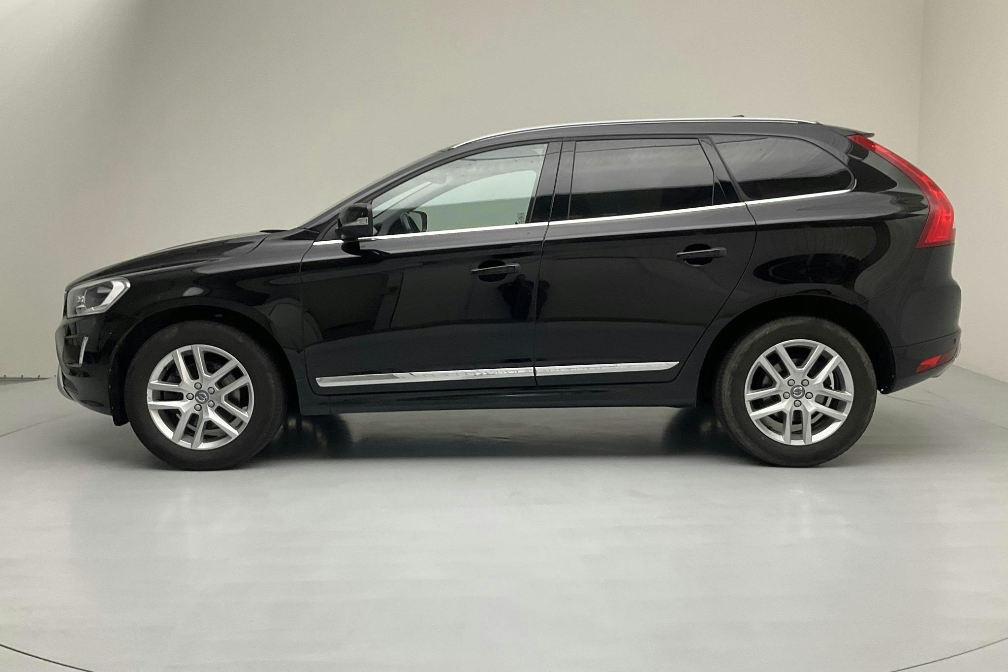 Volvo XC60 D4 AWD (190hk) - 10 752 mil - Automat - svart - 2017