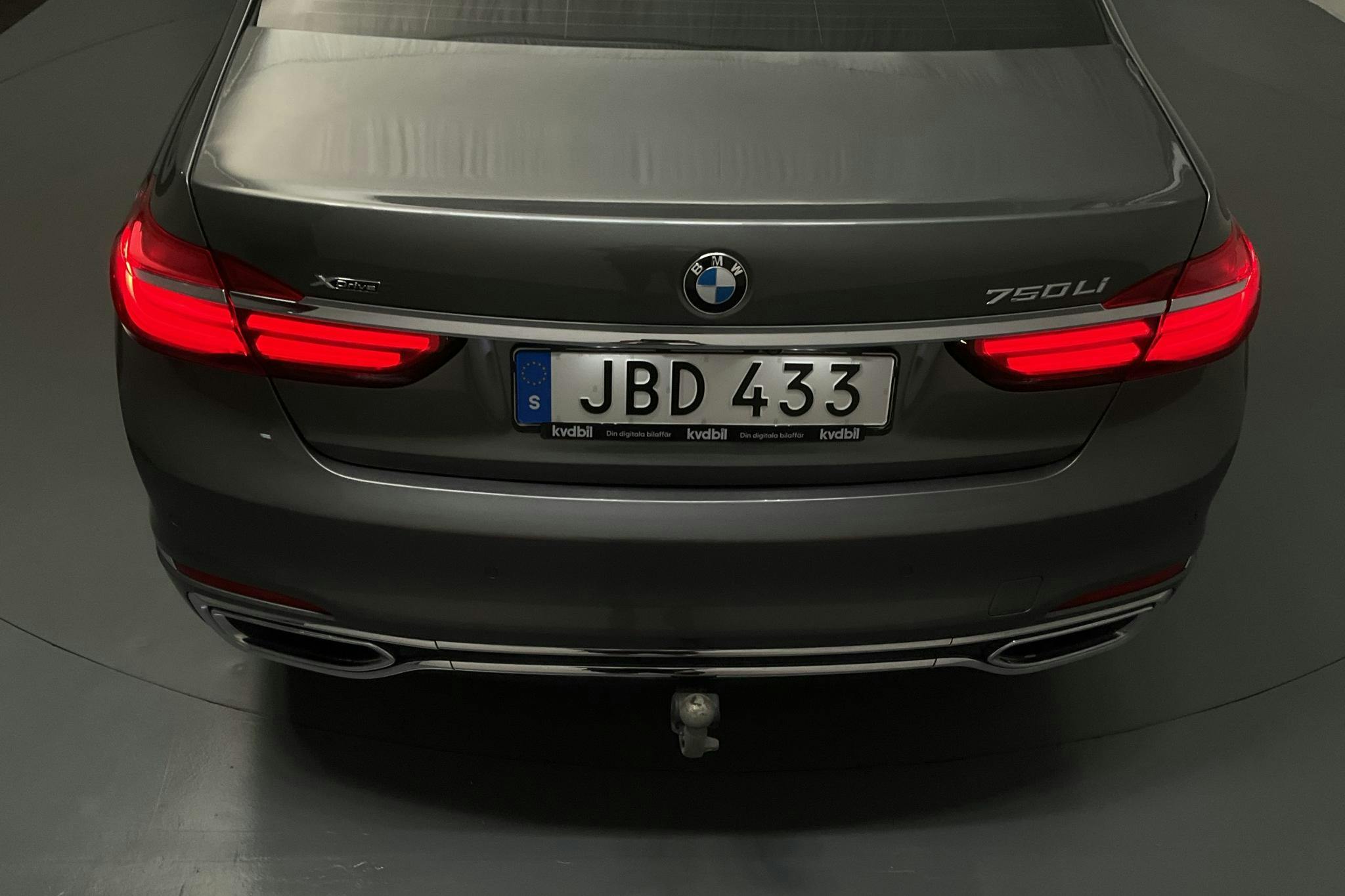 BMW 750Li xDrive Sedan, G11 (450hk) - 7 609 mil - Automat - grå - 2016