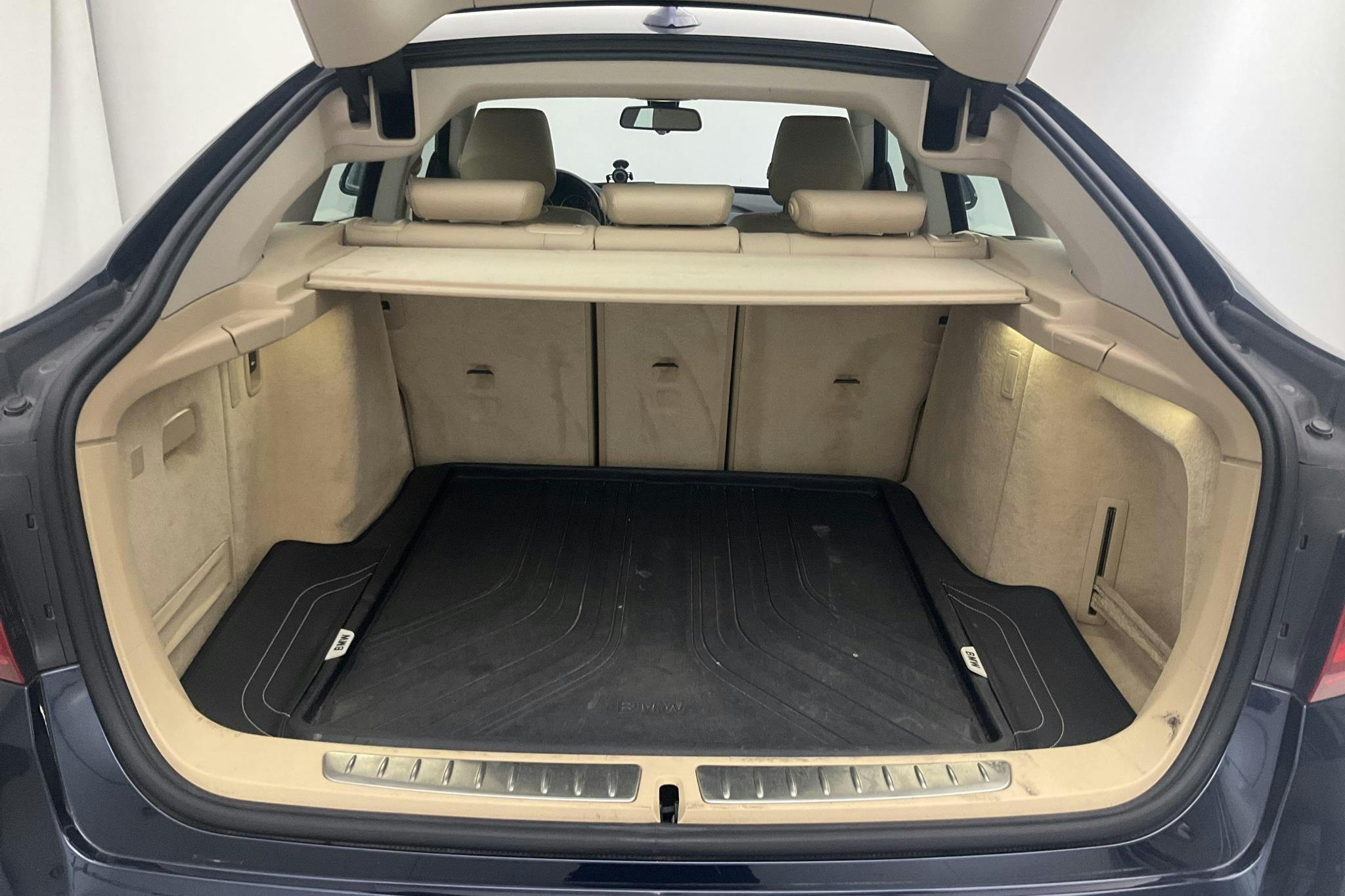 BMW 318d GT, F34 (143hk) - 12 670 mil - Manuell - blå - 2015