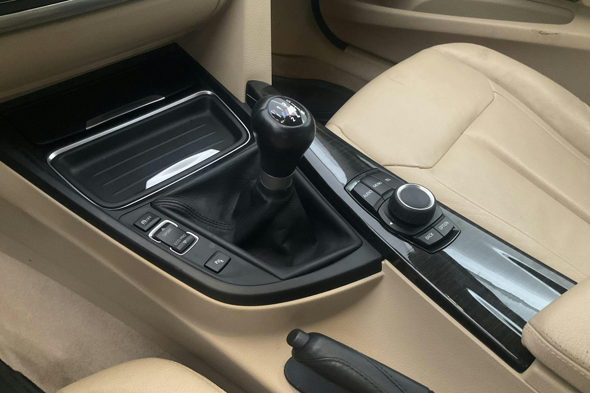 BMW 318d GT, F34 (143hk) - 12 670 mil - Manuell - blå - 2015