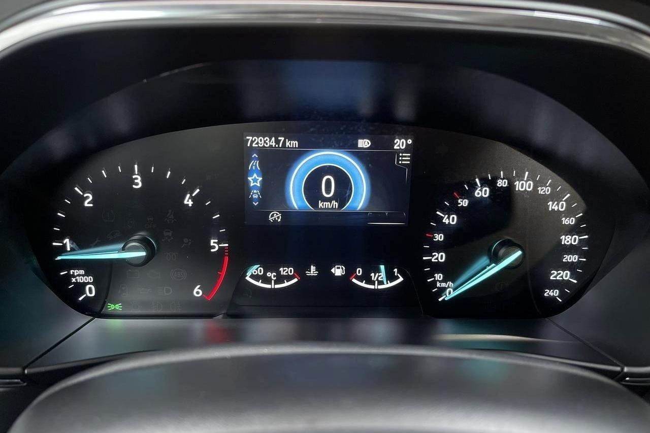 Ford Focus 1.5 TDCi Kombi (120hk) - 7 294 mil - Manuell - röd - 2019