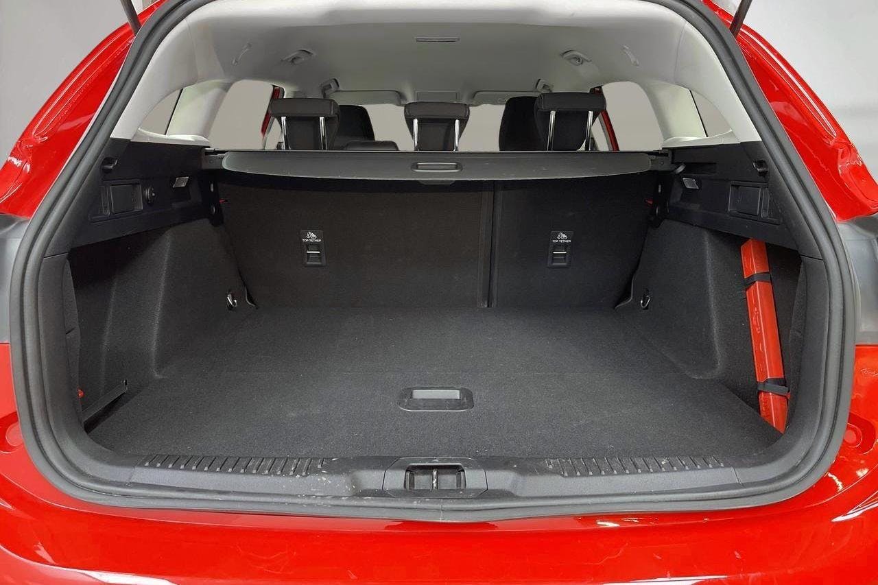 Ford Focus 1.5 TDCi Kombi (120hk) - 5 823 mil - Manuell - röd - 2021