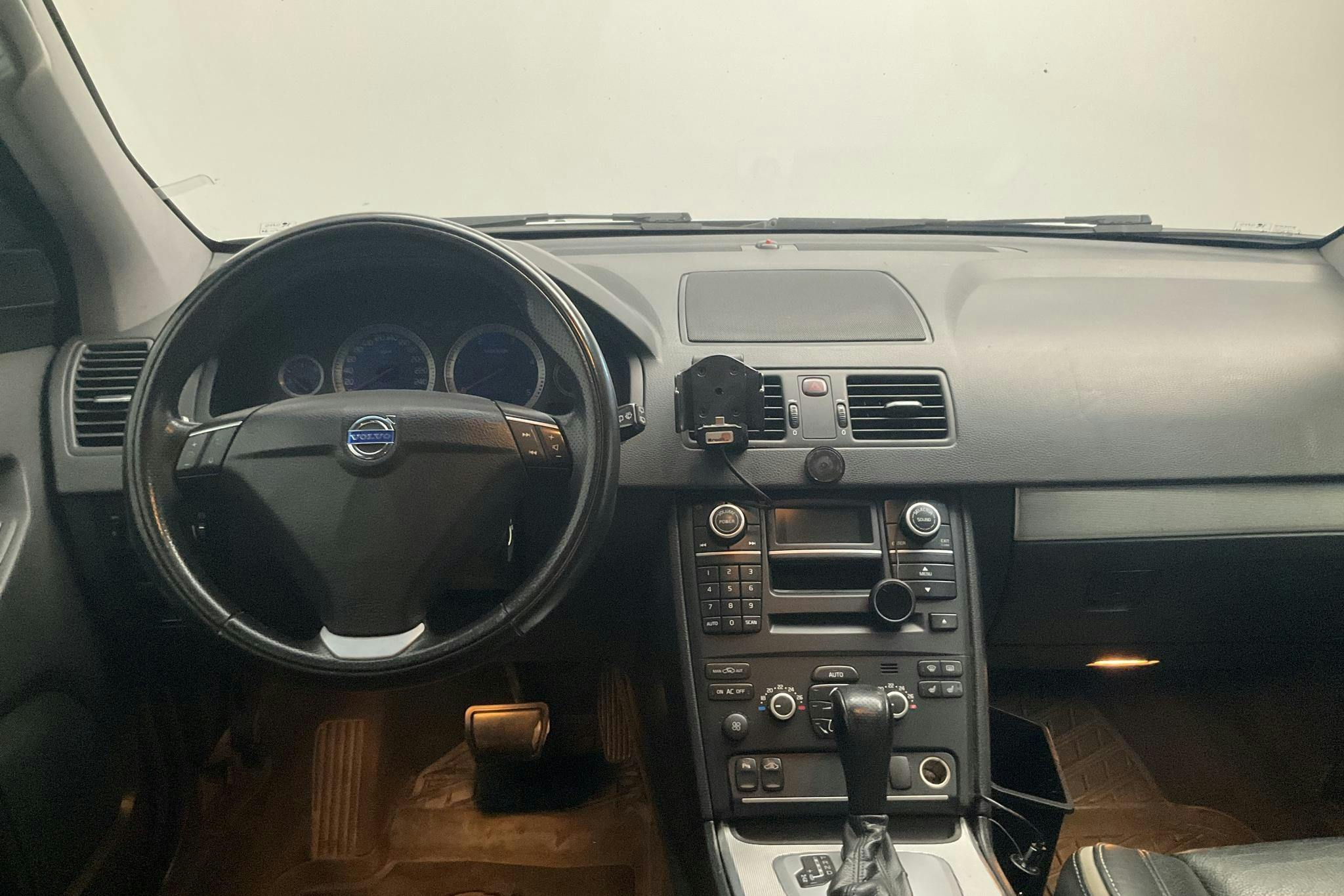 Volvo XC90 D5 (185hk) - 274 970 km - Automatic - silver - 2008