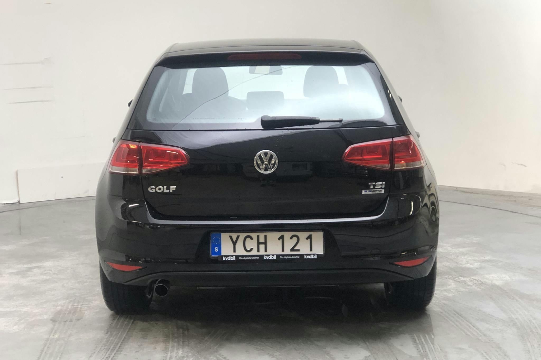 VW Golf VII 1.2 TSI 5dr (110hk) - 5 678 mil - Automat - svart - 2016