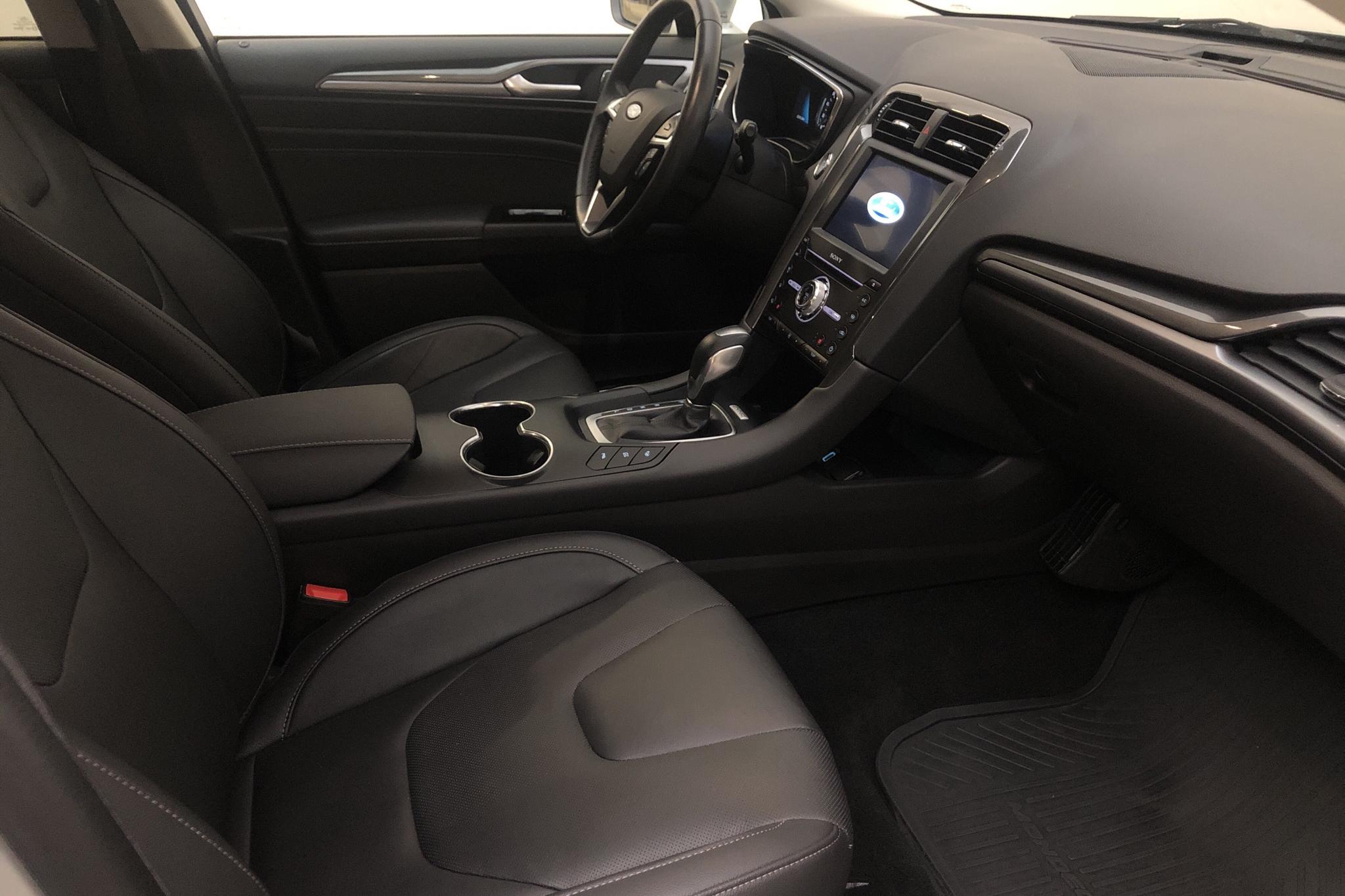Ford Mondeo 2.0 HEV Kombi (187hk) - 31 380 km - Automatic - gray - 2019