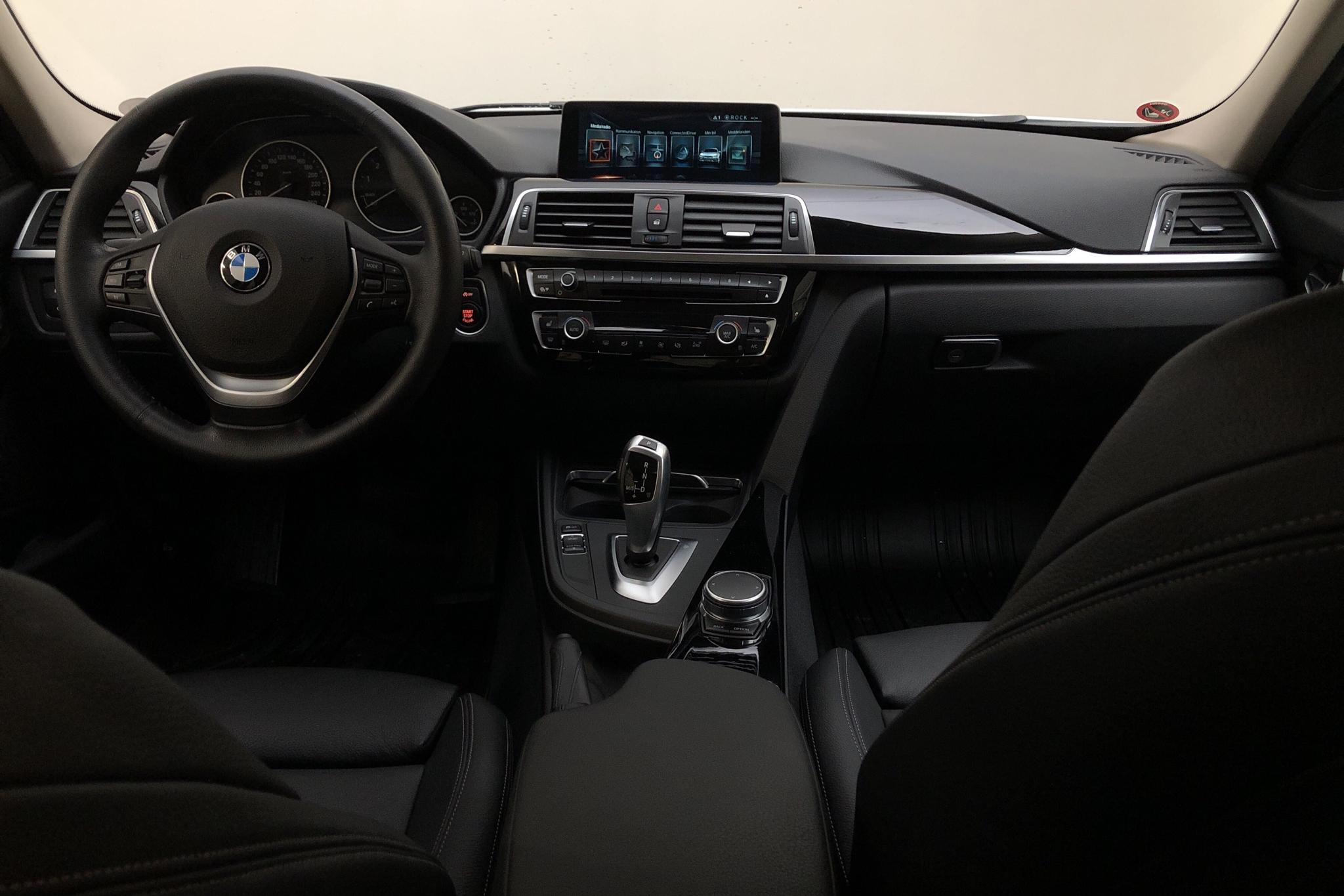 BMW 320i Sedan, F30 (184hk) - 2 644 mil - Automat - vit - 2017