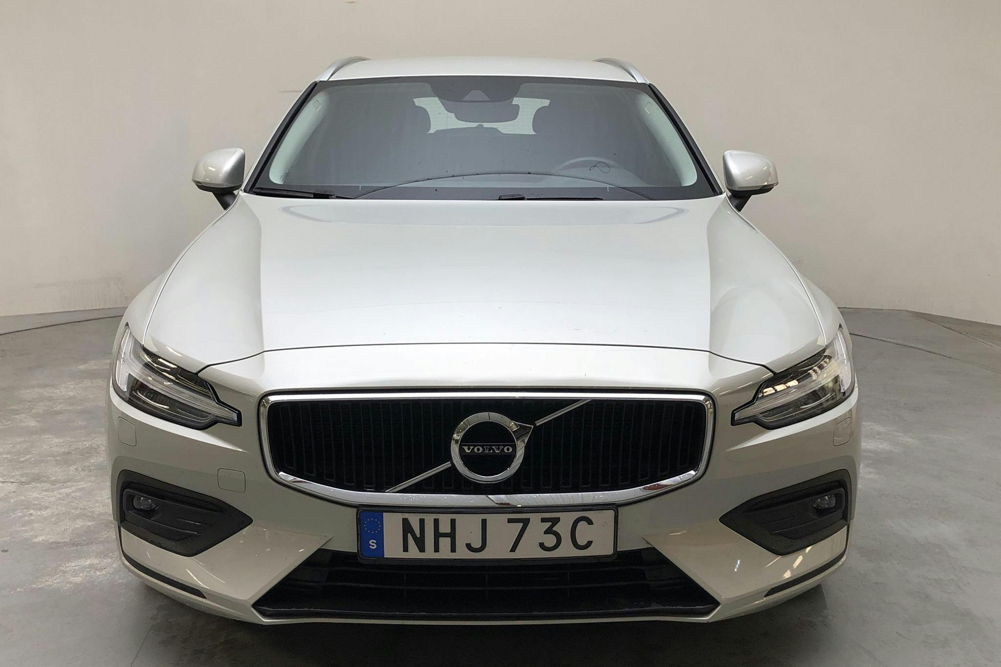 Volvo V60 B4 Mildhybrid, Bensin (197hk) - 4 037 mil - Automat - vit - 2021