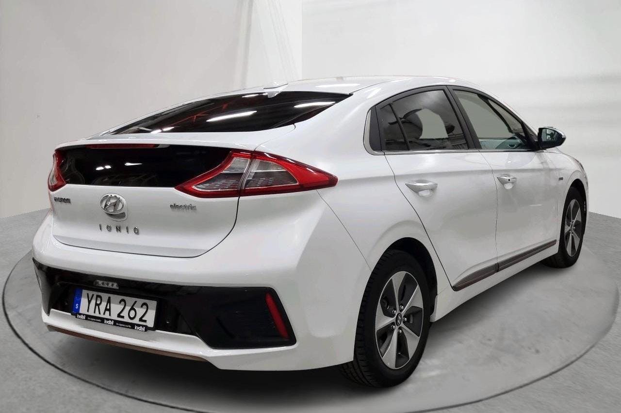 Hyundai IONIQ Electric (120hk) - 31 830 km - Automatic - white - 2019