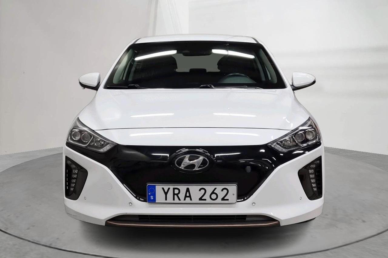 Hyundai IONIQ Electric (120hk) - 3 183 mil - Automat - vit - 2019