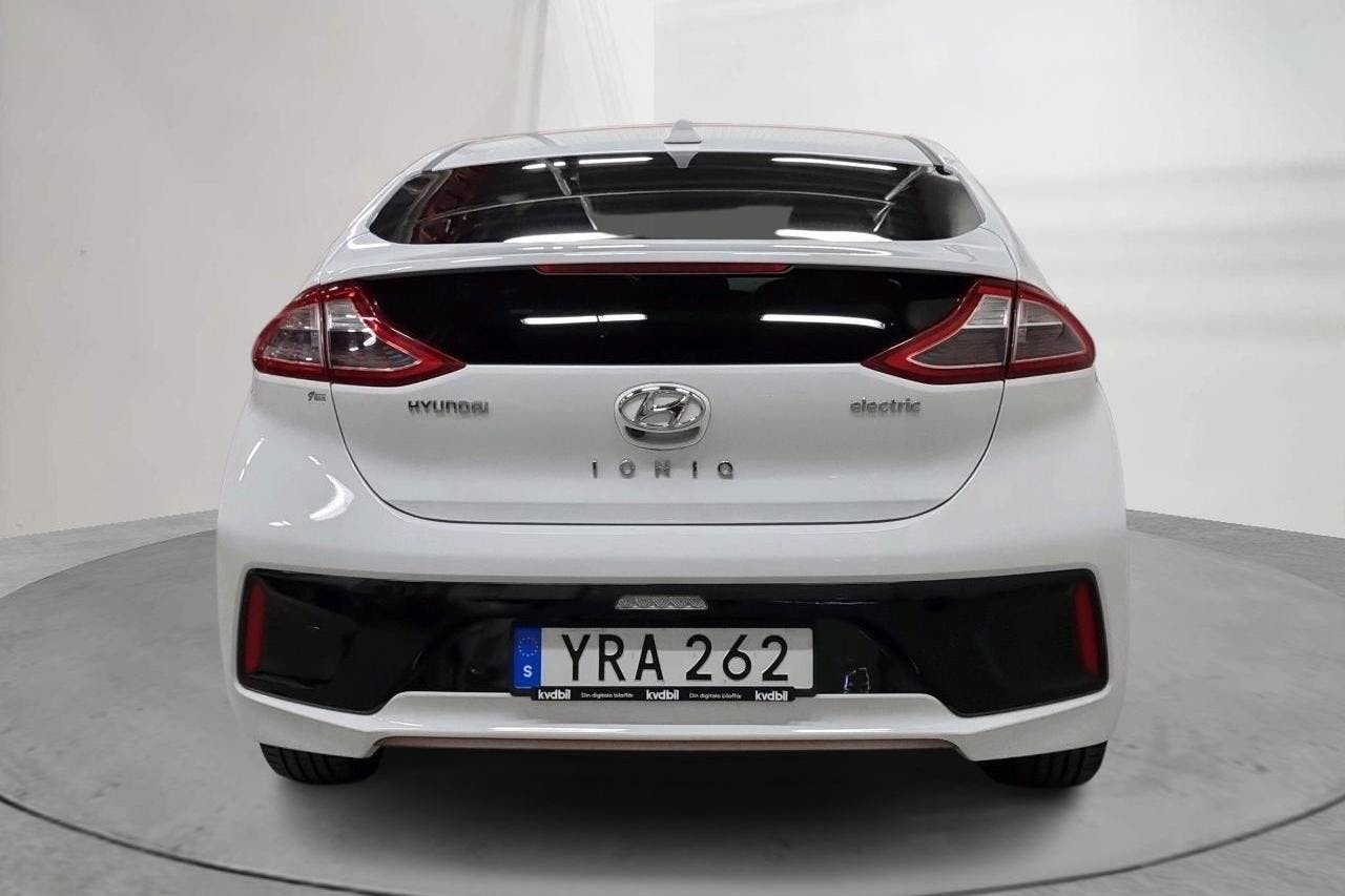 Hyundai IONIQ Electric (120hk) - 31 830 km - Automatic - white - 2019