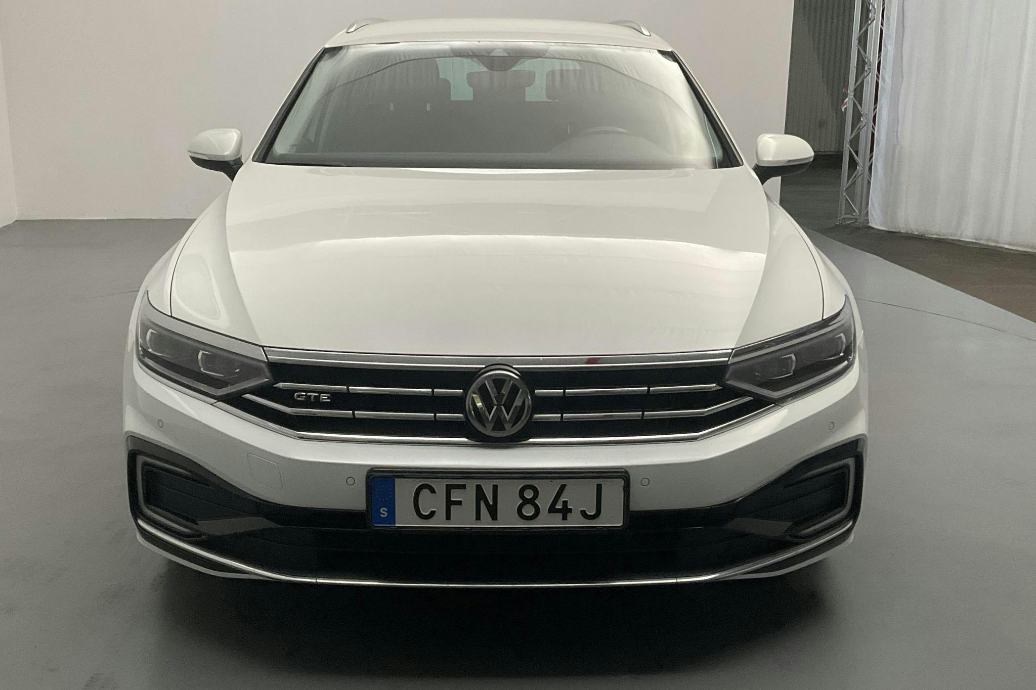 VW Passat 1.4 GTE Sportscombi (218hk) - 80 280 km - Automatic - white - 2020