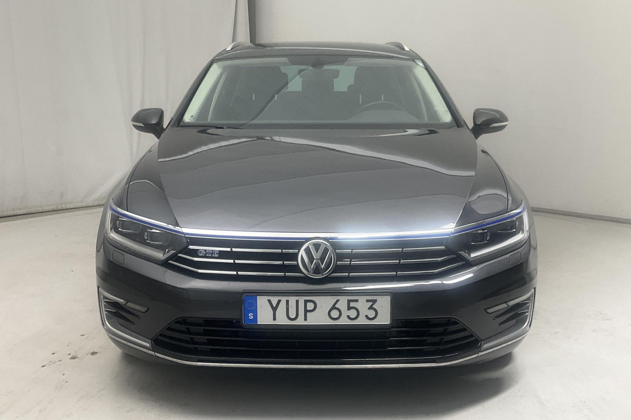 VW Passat 1.4 Plug-in-Hybrid Sportscombi (218hk) - 12 156 mil - Automat - Dark Grey - 2018