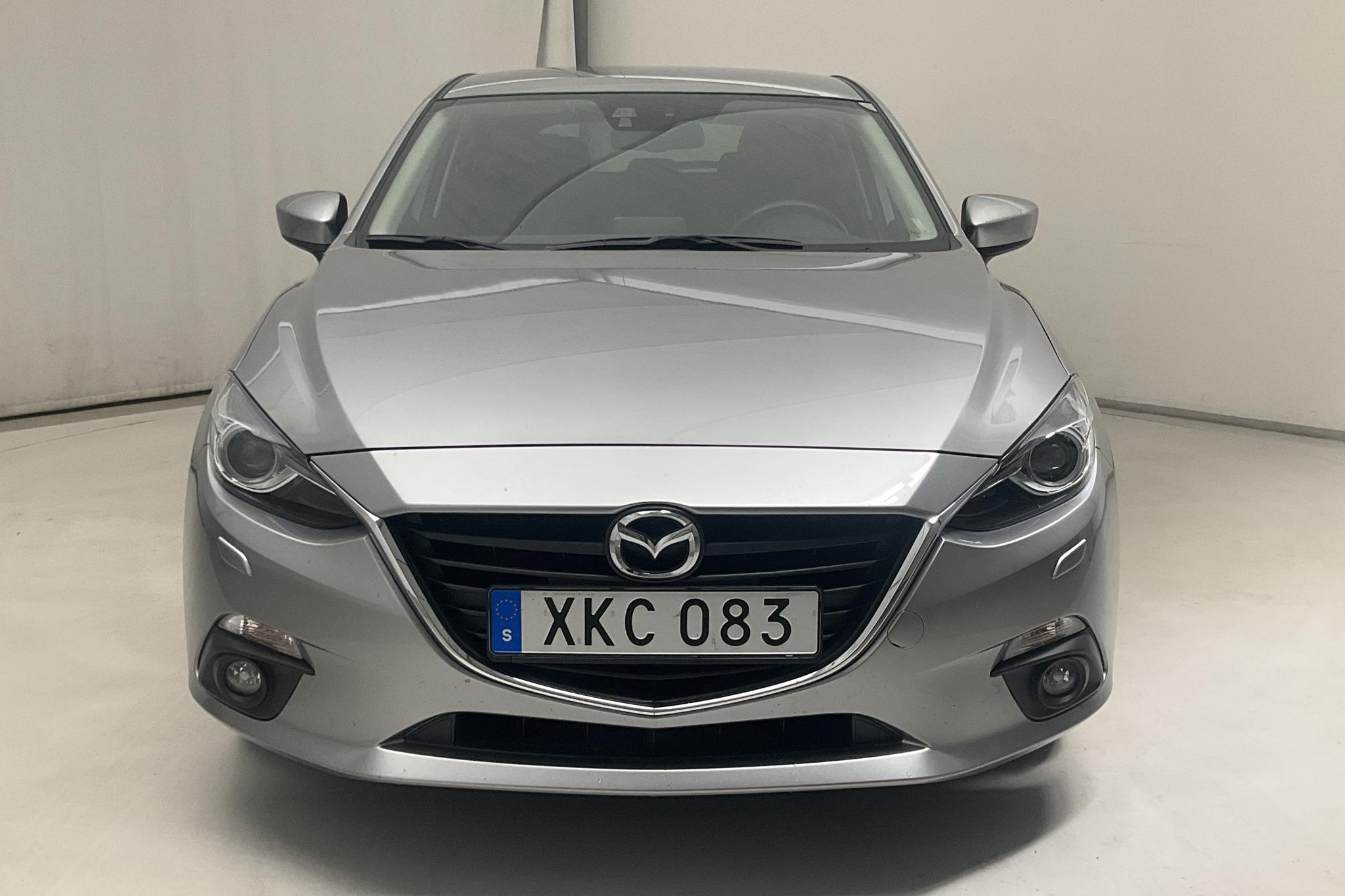 Mazda 3 2.0 5dr (120hk) - 4 626 mil - Manuell - grå - 2015