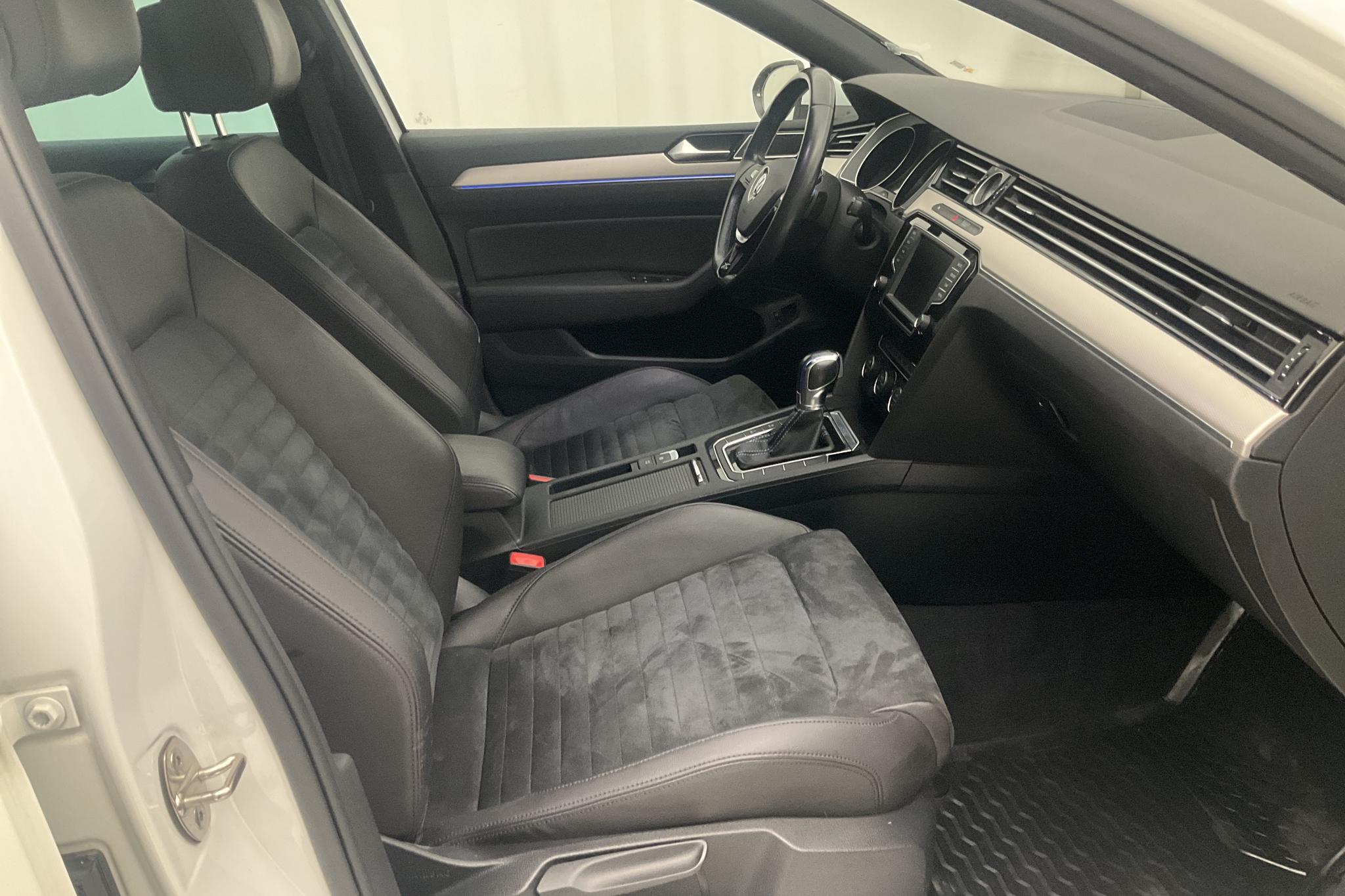 VW Passat 1.4 Plug-in-Hybrid Sportscombi (218hk) - 13 330 mil - Automat - vit - 2016