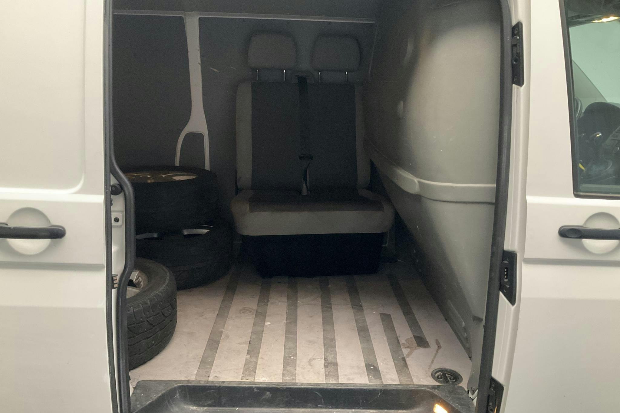 VW Transporter T5 2.0 TDI 4MOTION (180hk) - 22 361 mil - Automat - vit - 2014