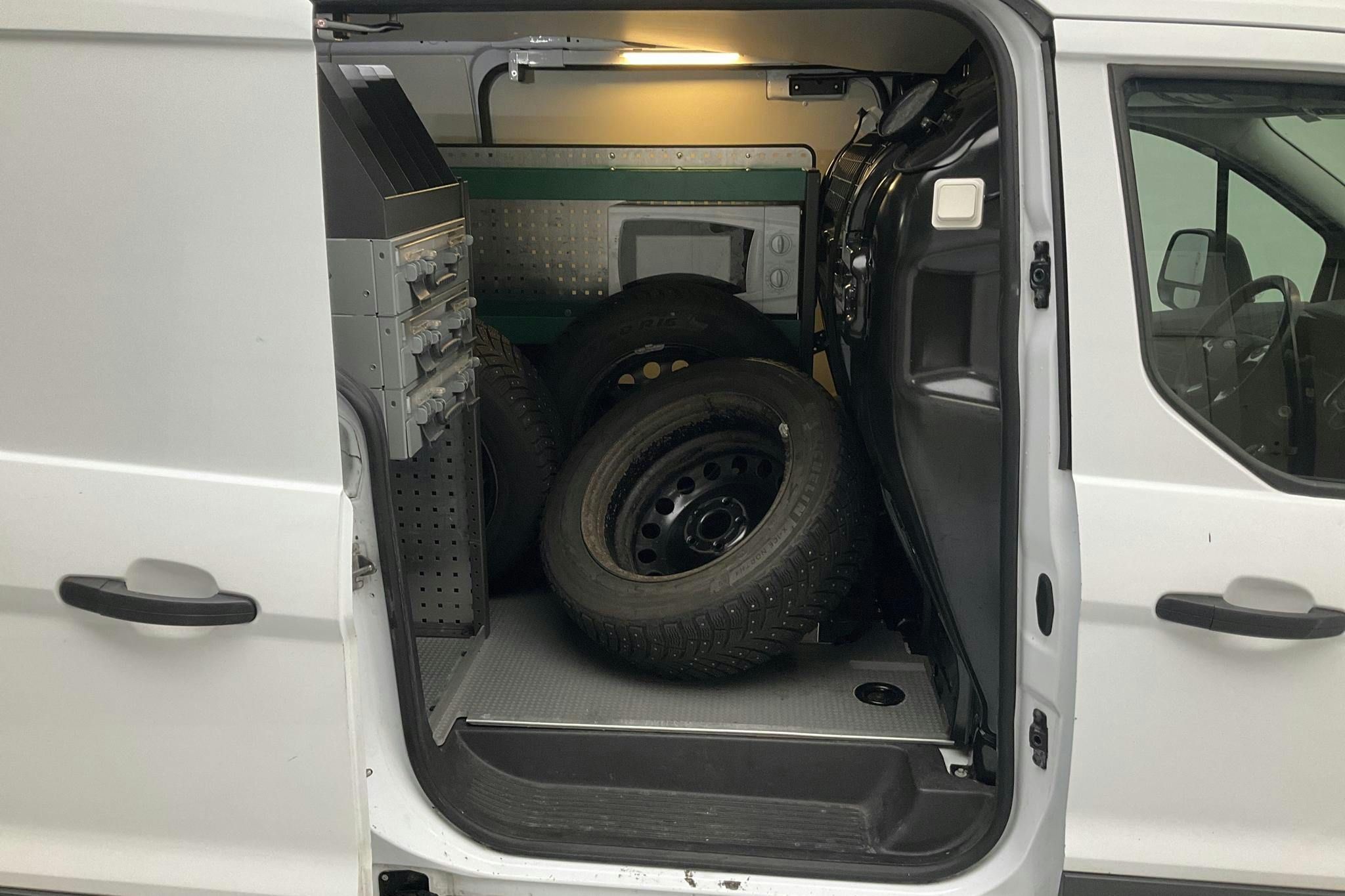 Ford Transit Connect 1.6 TDCi (95hk) - 17 773 mil - Manuell - vit - 2015