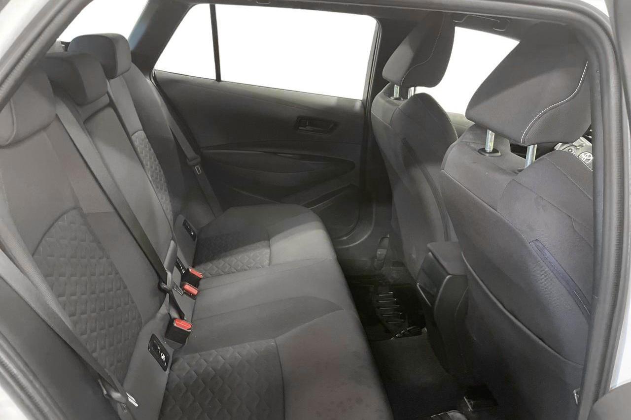 Toyota Corolla 1.8 Hybrid Touring Sports (122hk) - 4 710 mil - Automat - vit - 2019