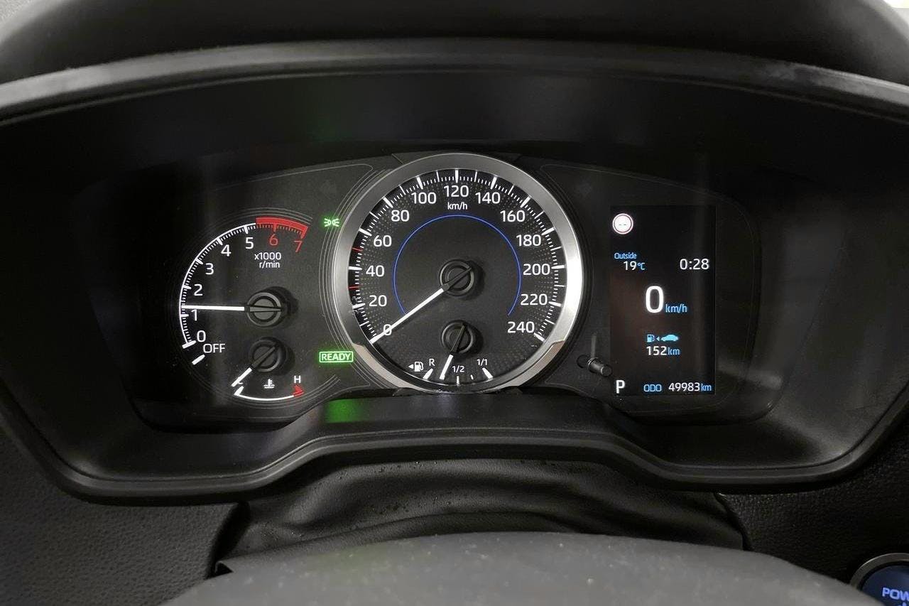 Toyota Corolla 1.8 Hybrid Touring Sports (122hk) - 4 999 mil - Automat - vit - 2019