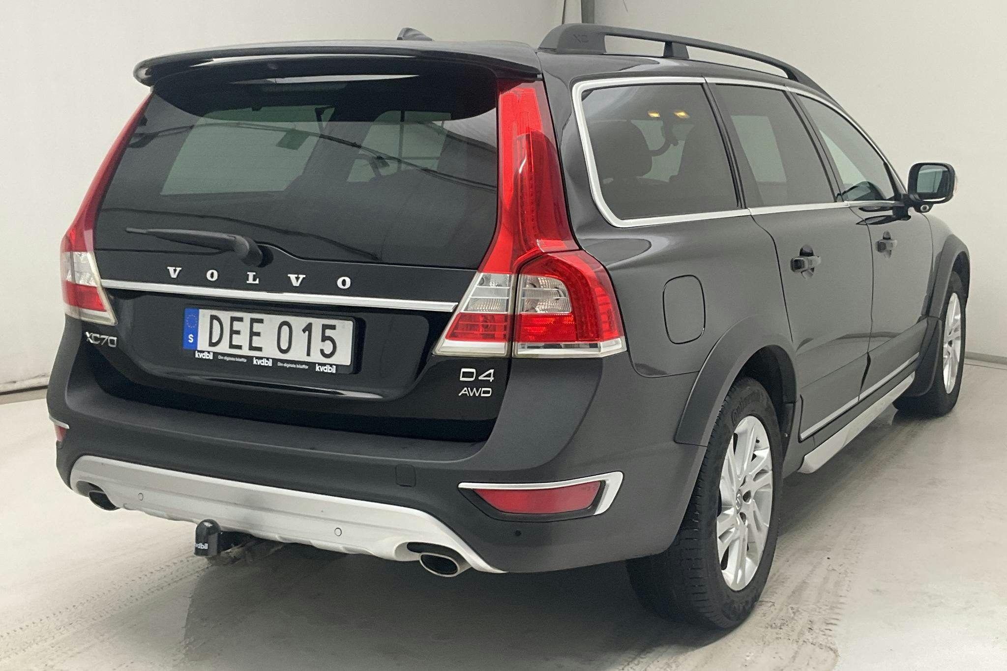 Volvo XC70 II D4 AWD (181hk) - 10 656 mil - Manuell - svart - 2015