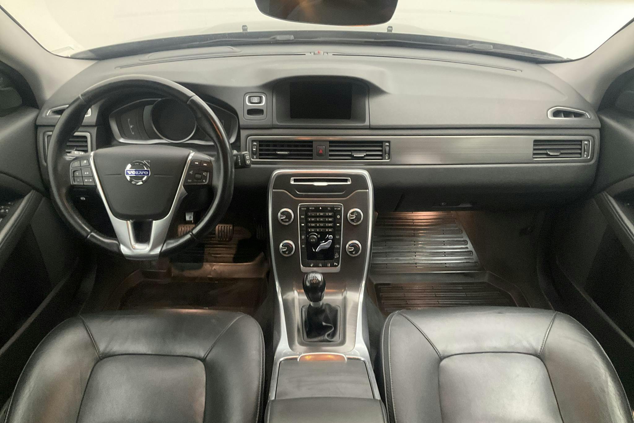 Volvo XC70 II D4 AWD (181hk) - 10 656 mil - Manuell - svart - 2015