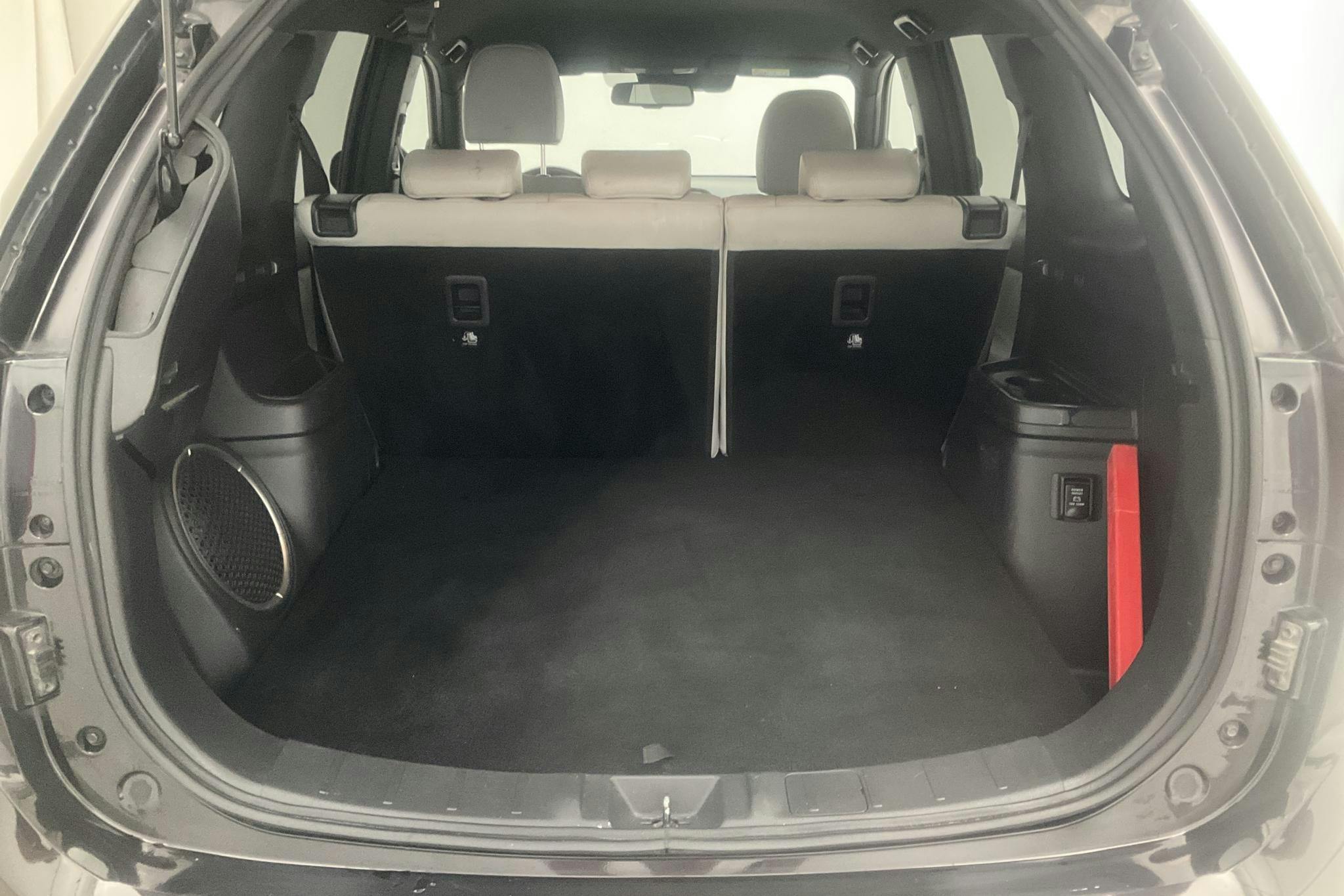 Mitsubishi Outlander 2.4 Plug-in Hybrid 4WD (136hk) - 11 589 mil - Automat - svart - 2019