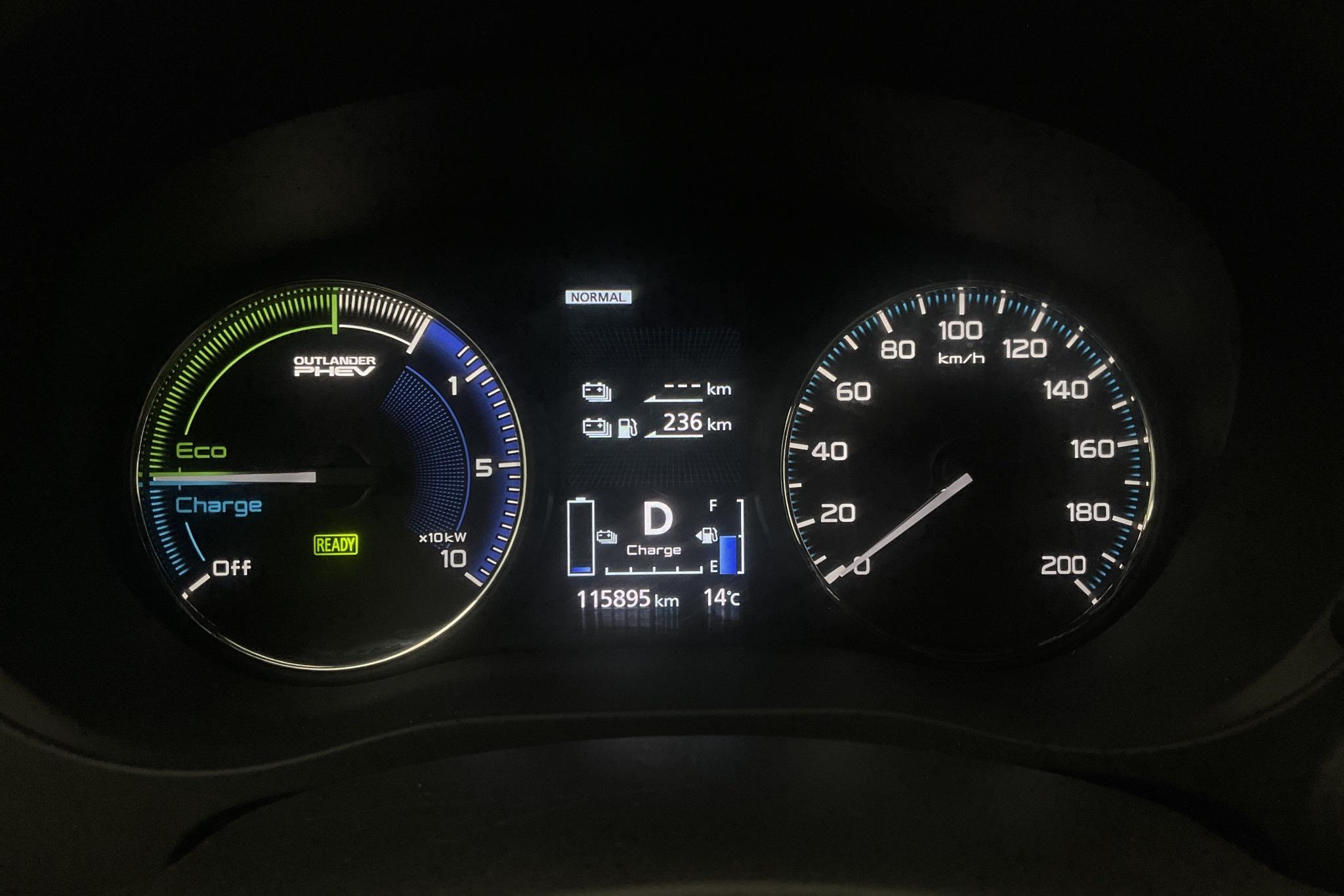 Mitsubishi Outlander 2.4 Plug-in Hybrid 4WD (136hk) - 11 589 mil - Automat - svart - 2019