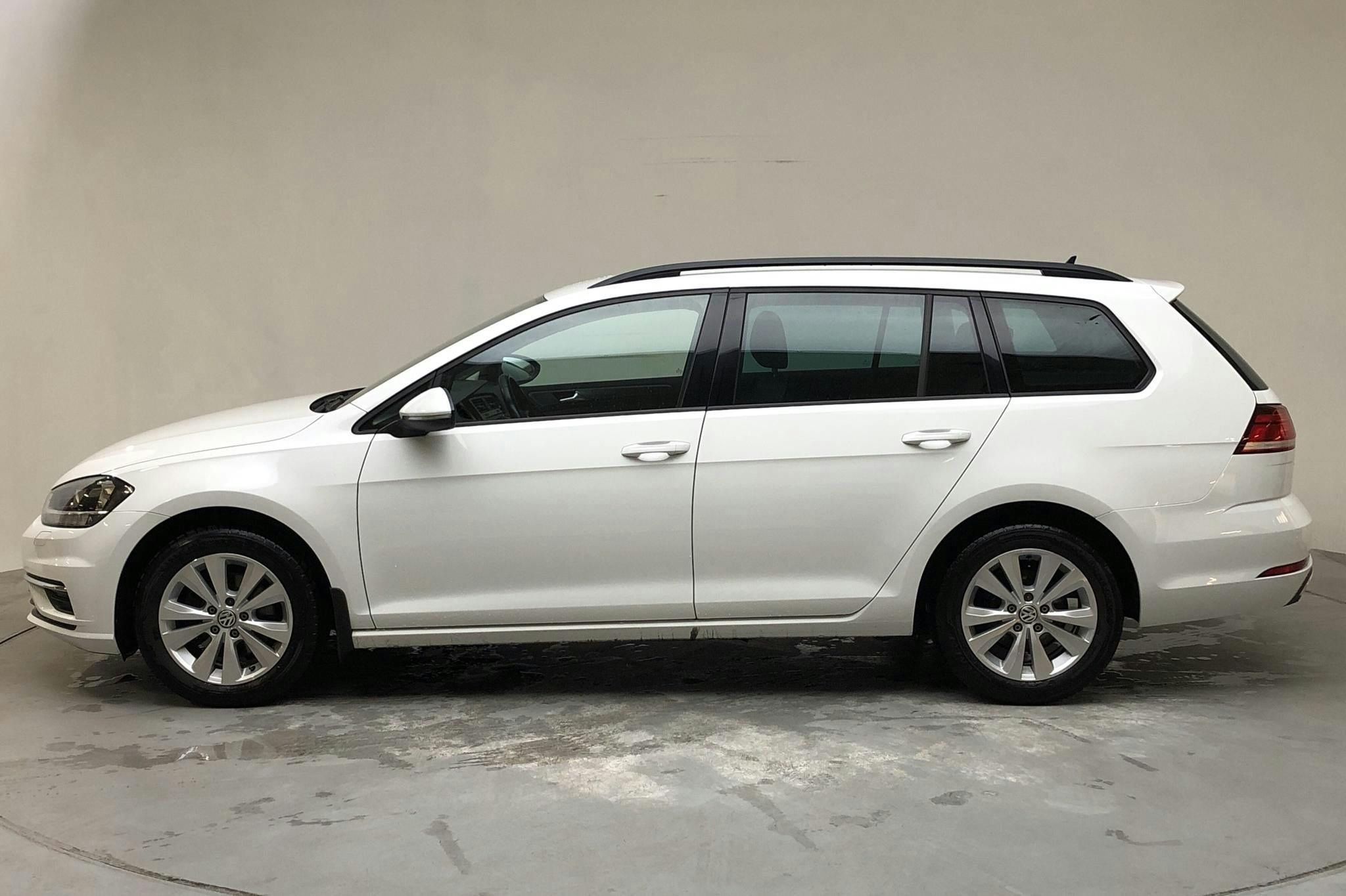 VW Golf VII 1.6 TDI Sportscombi (115hk) - 6 313 mil - Automat - vit - 2019