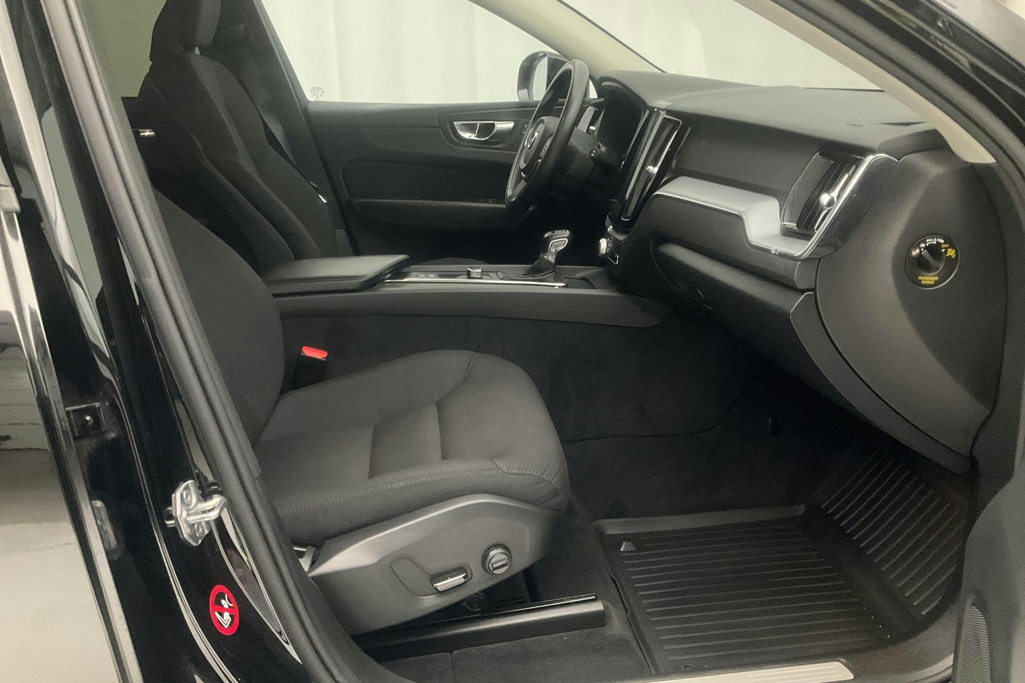 Volvo XC60 D4 AWD (190hk) - 12 010 mil - Automat - svart - 2019