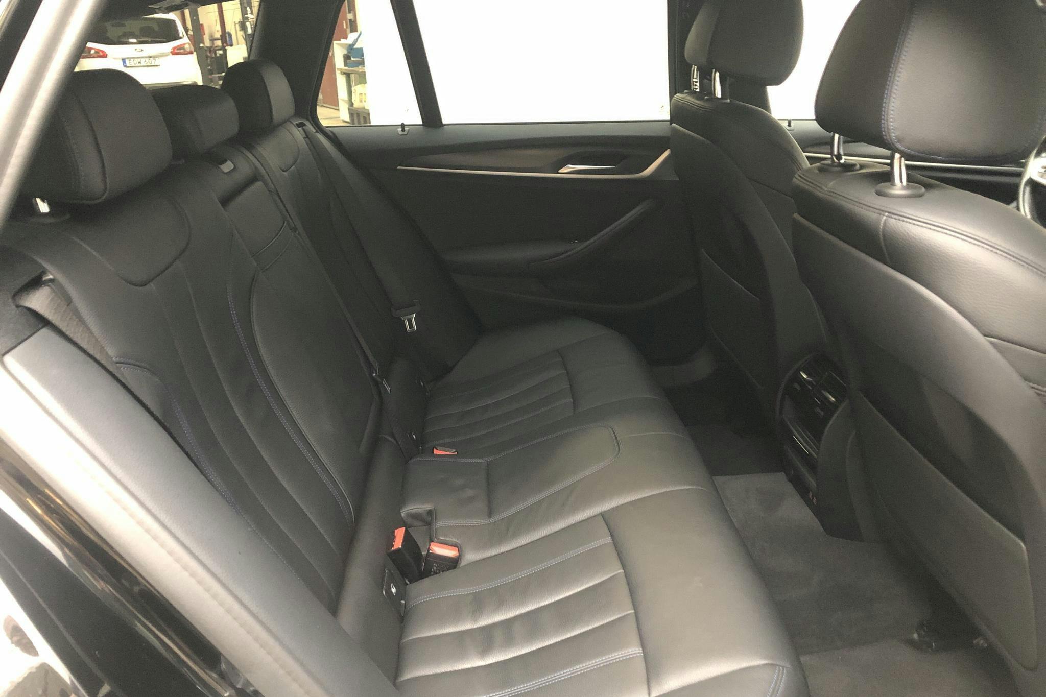 BMW 530e Touring, G31 12kWh LCI (292hk) - 13 329 mil - Automat - svart - 2021
