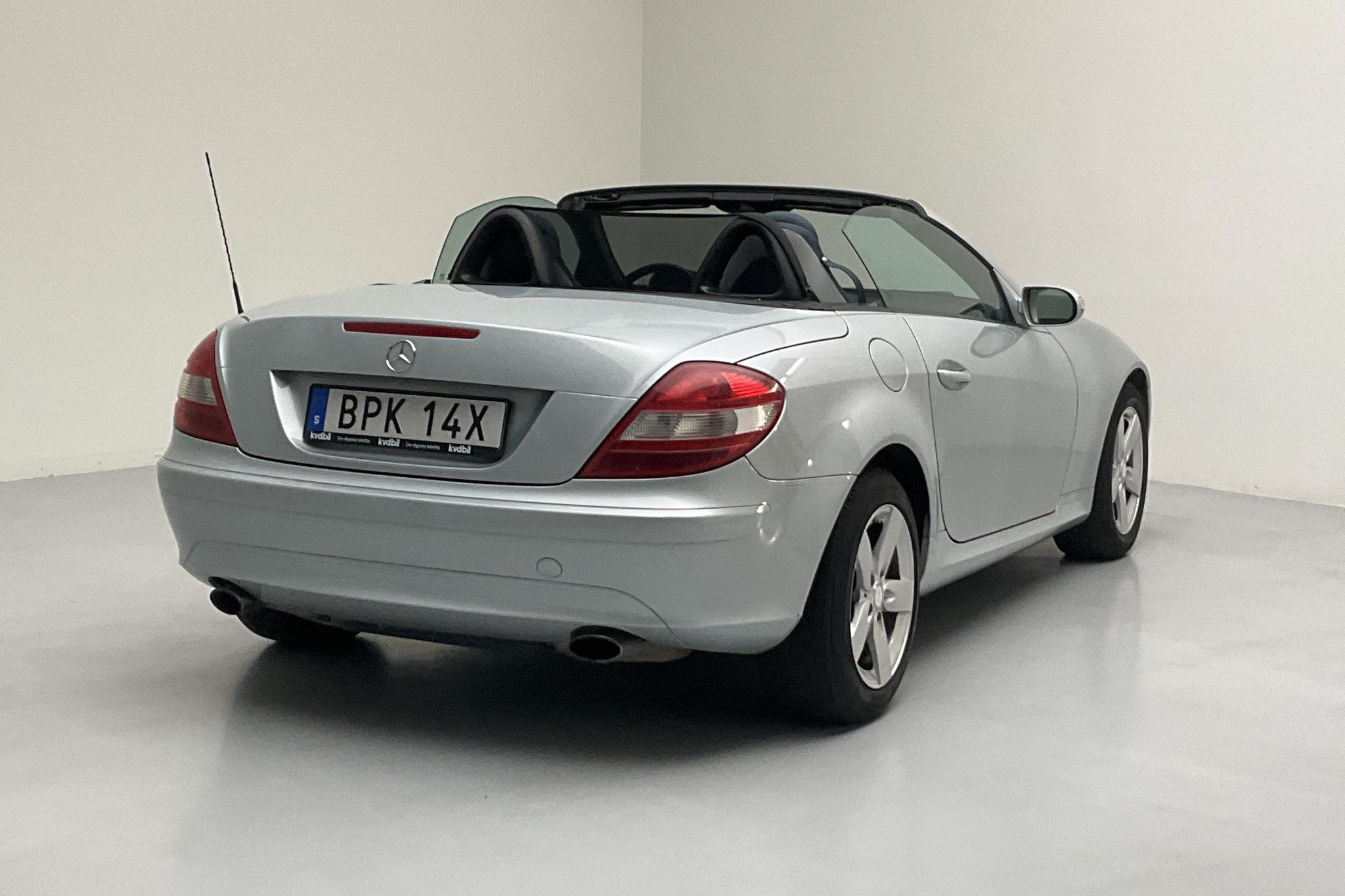 Mercedes SLK 200 Kompressor R171 (163hk) - 13 266 mil - Manuell - silver - 2004