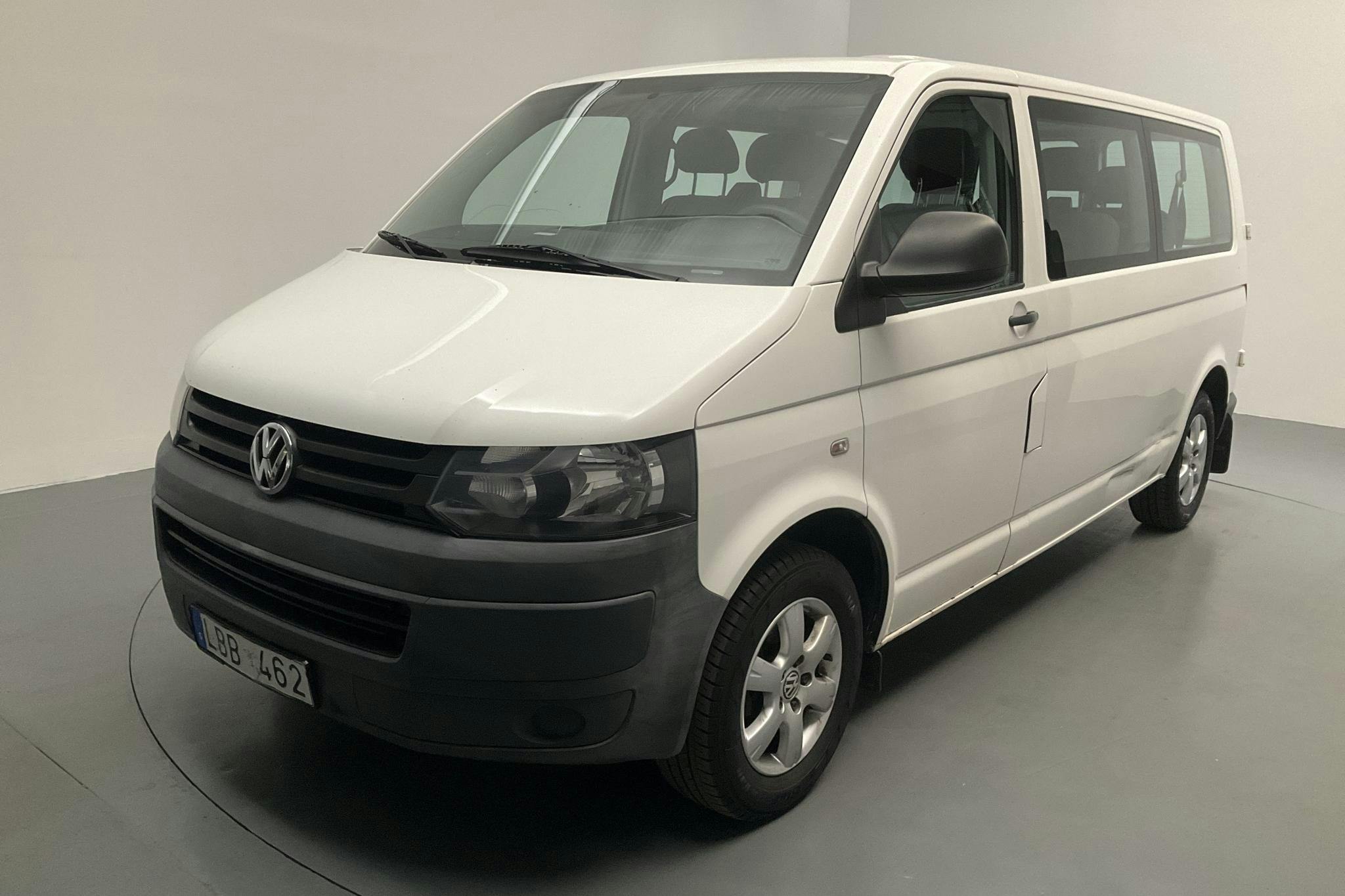 VW Caravel T5 2.0 TDI (140hk) - 17 217 mil - Manuell - vit - 2011