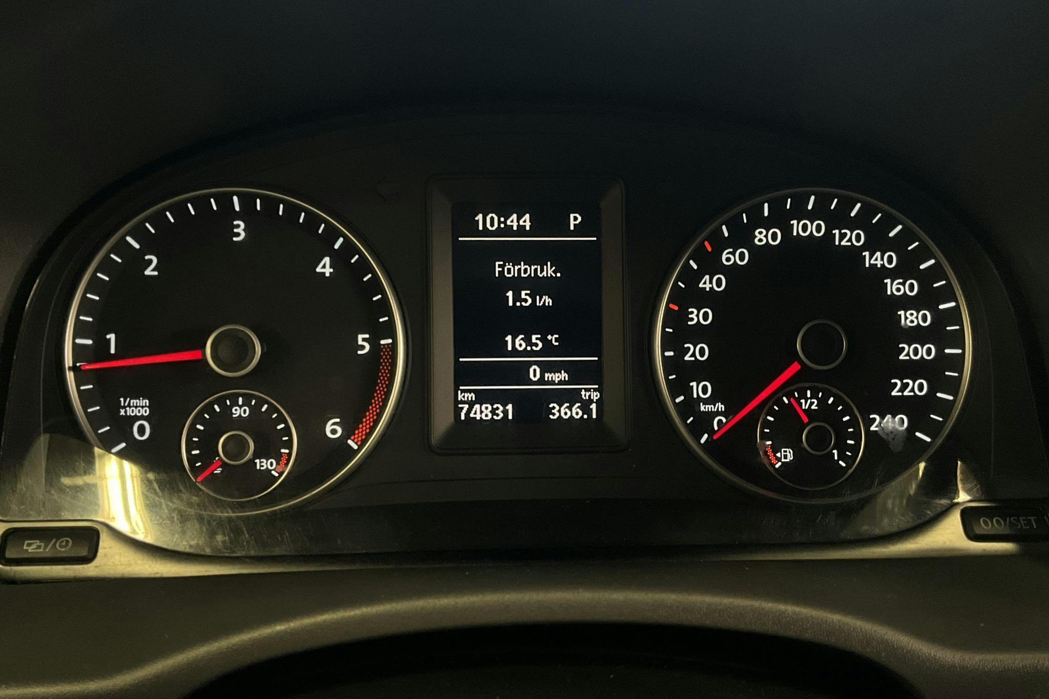 VW Caddy 1.6 TDI Skåp (102hk) - 7 483 mil - Automat - vit - 2015