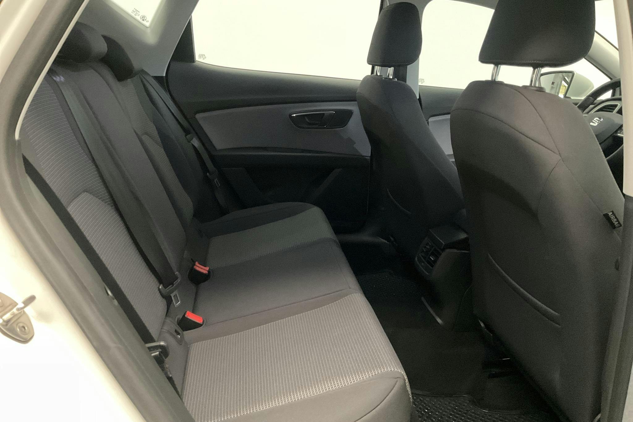 Seat Leon 1.6 TDI 5dr (115hk) - 2 288 mil - Manuell - vit - 2020