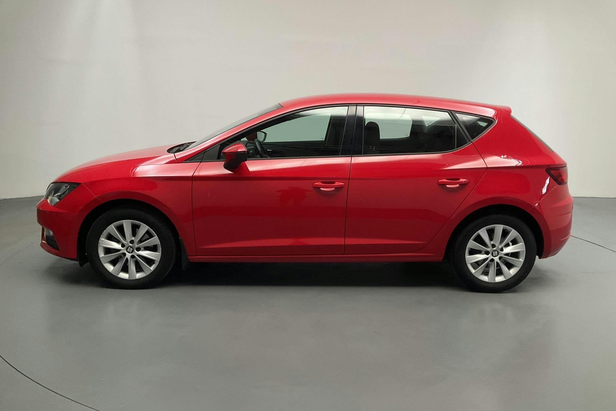 Seat Leon 1.6 TDI 5dr (115hk) - 77 530 km - Manual - red - 2020