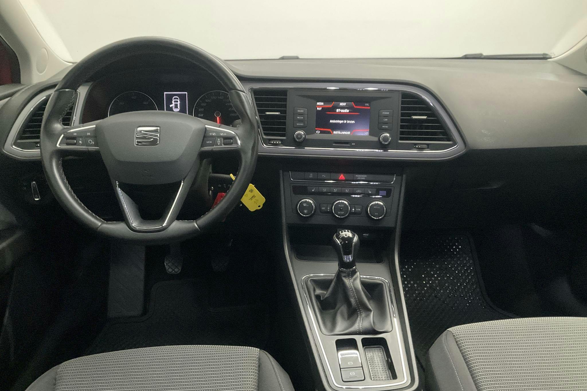 Seat Leon 1.6 TDI 5dr (115hk) - 77 530 km - Manual - red - 2020