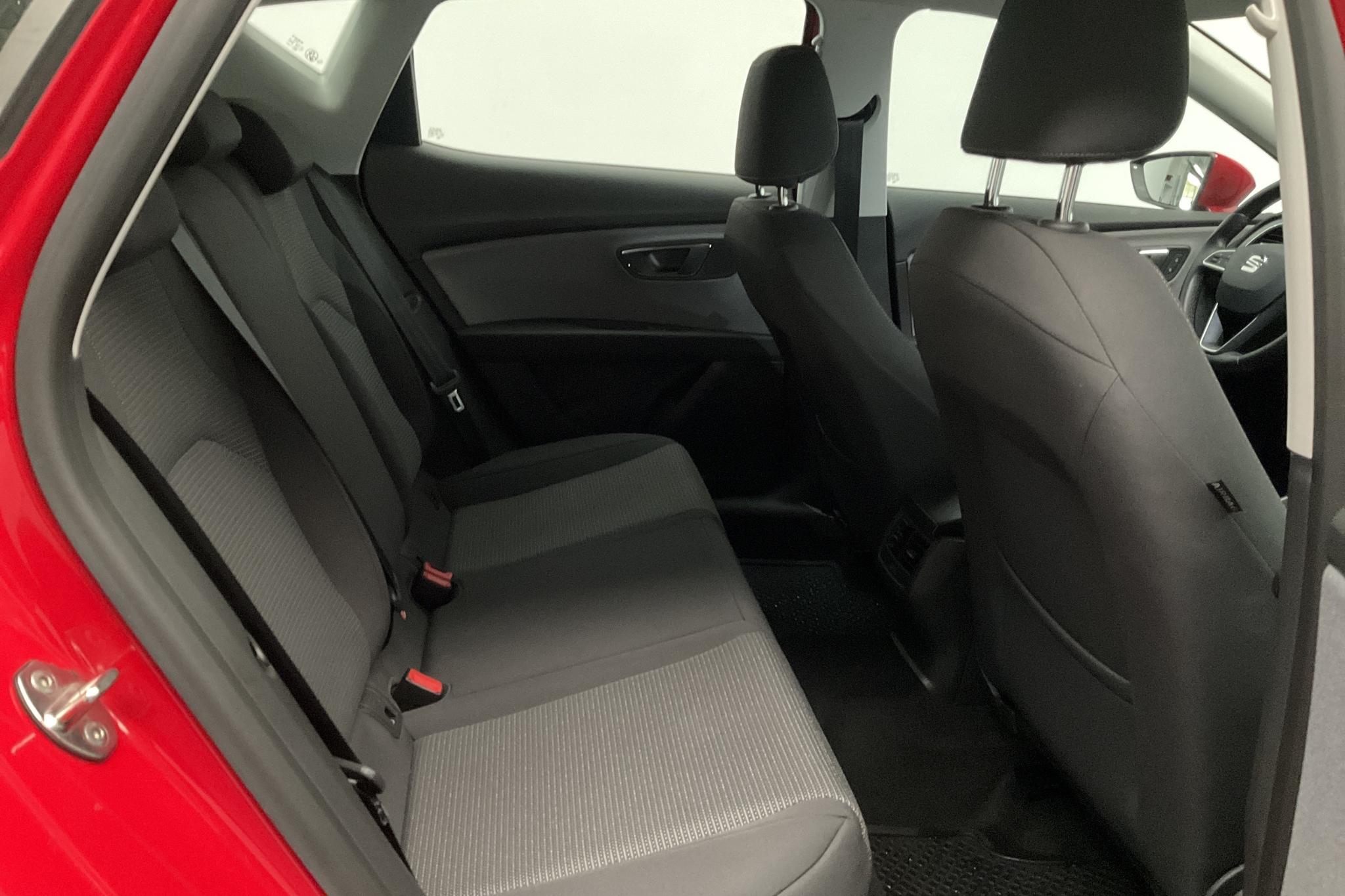 Seat Leon 1.6 TDI 5dr (115hk) - 1 096 mil - Manuell - röd - 2020