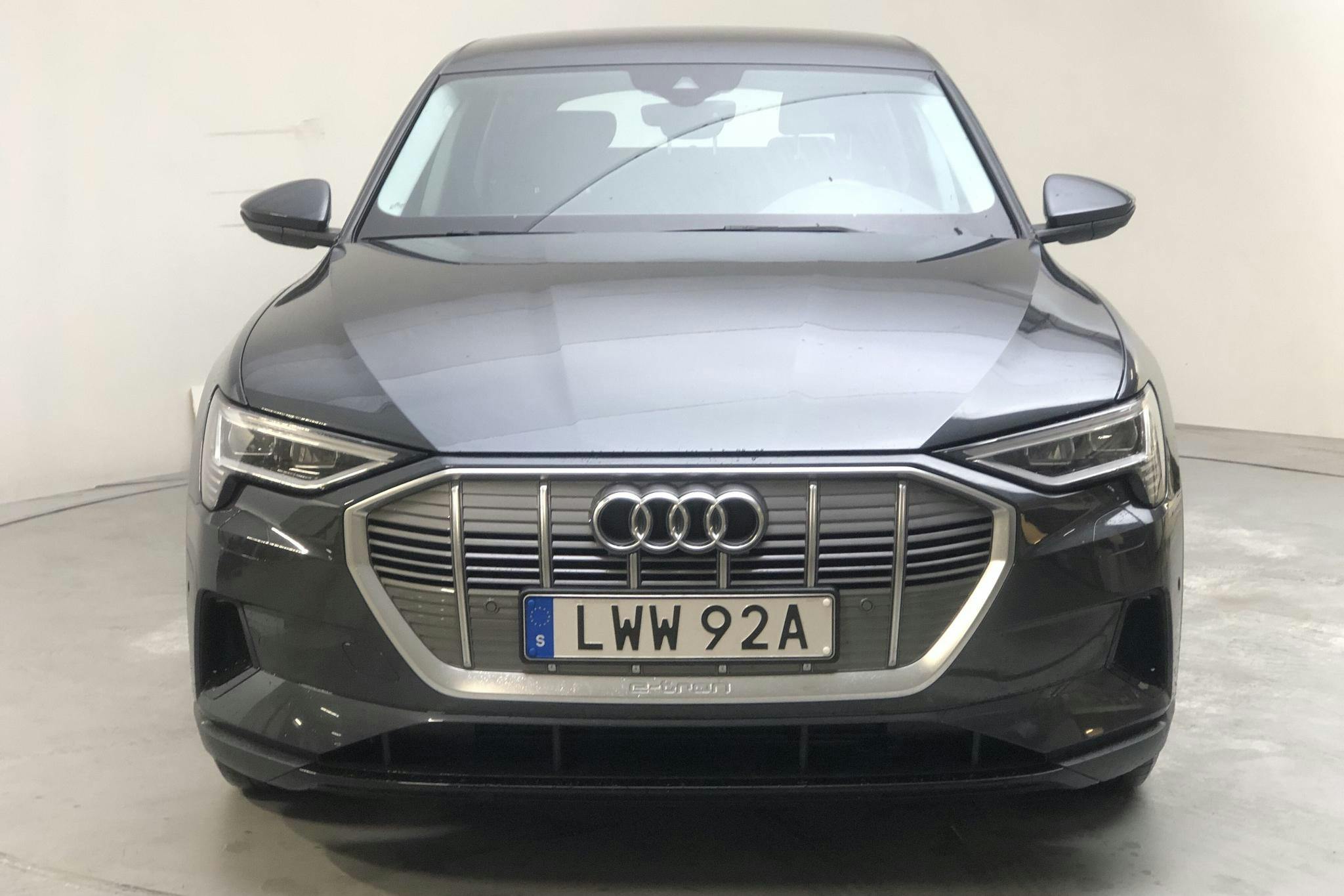 Audi e-tron 50 quattro 71 kWh (288hk) - 62 110 km - Automatic - gray - 2020