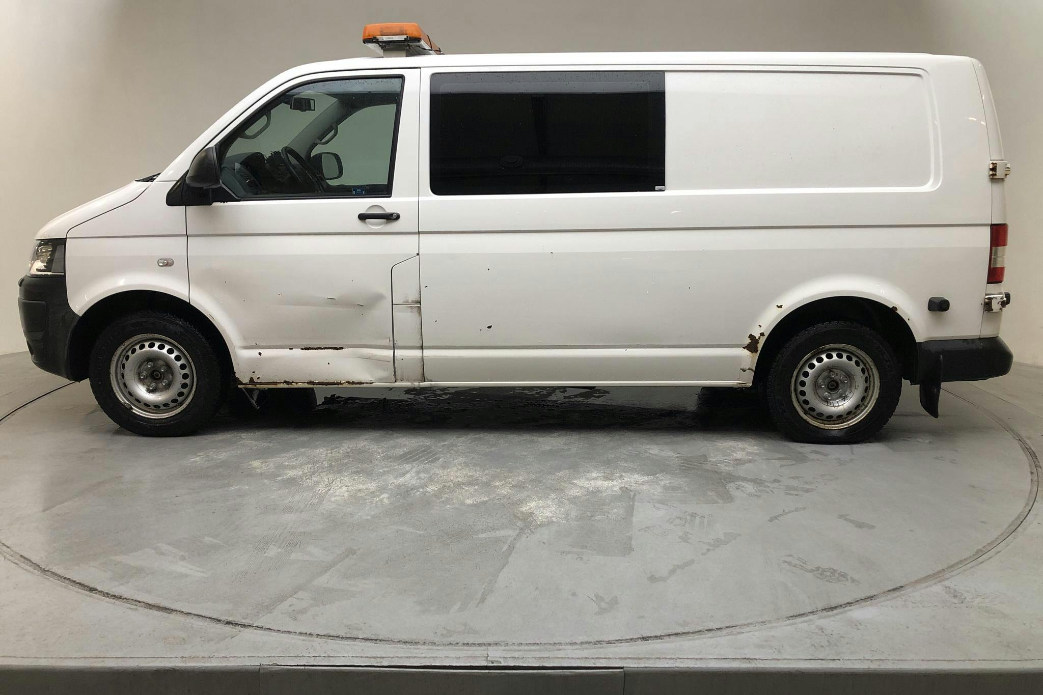VW Transporter T5 2.0 TDI 4MOTION (140hk) - 260 280 km - Manual - white - 2014