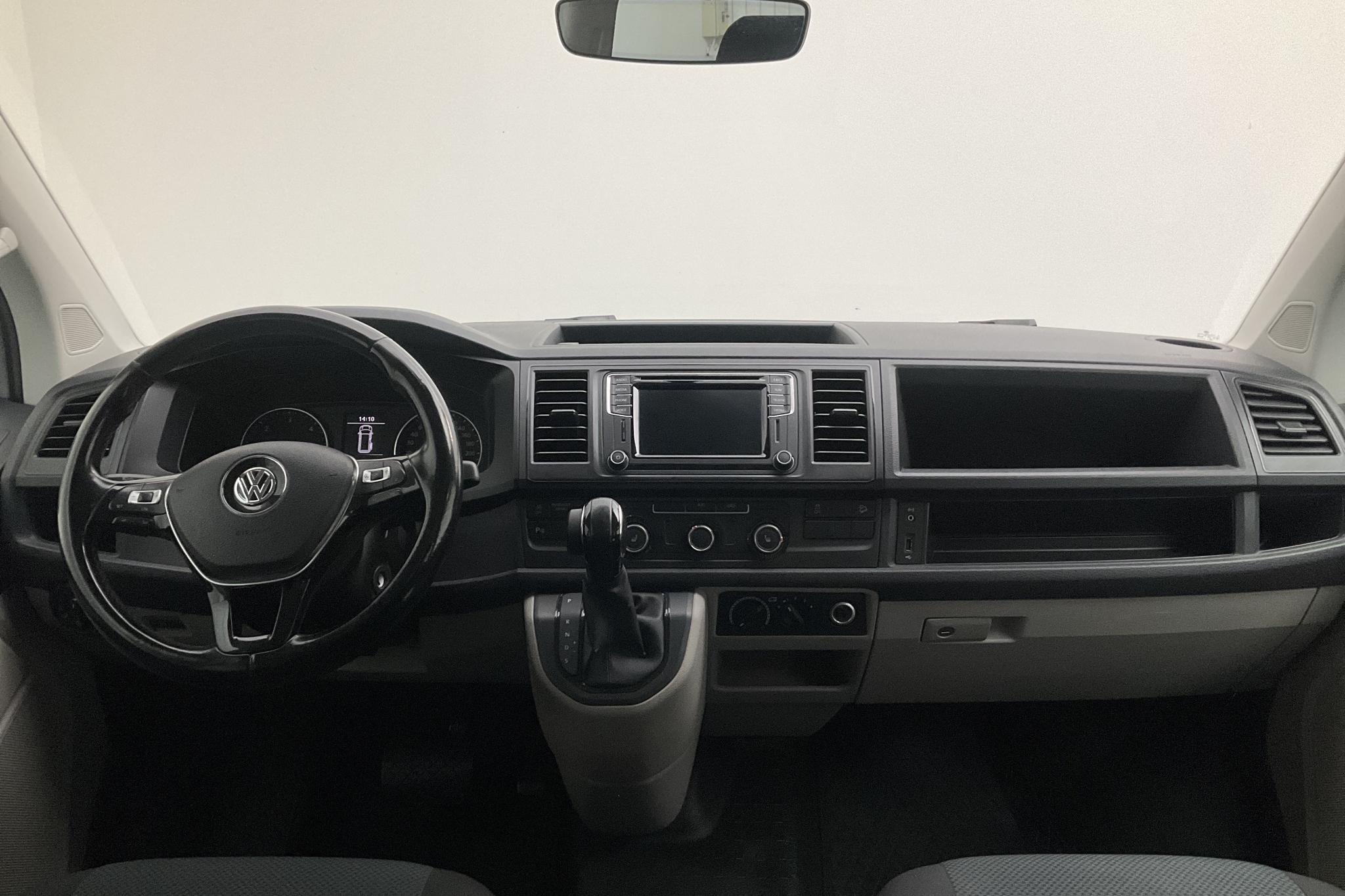 VW Transporter Kombi 2.0 TDI BMT 4MOTION (204hk) - 15 156 mil - Automat - silver - 2017