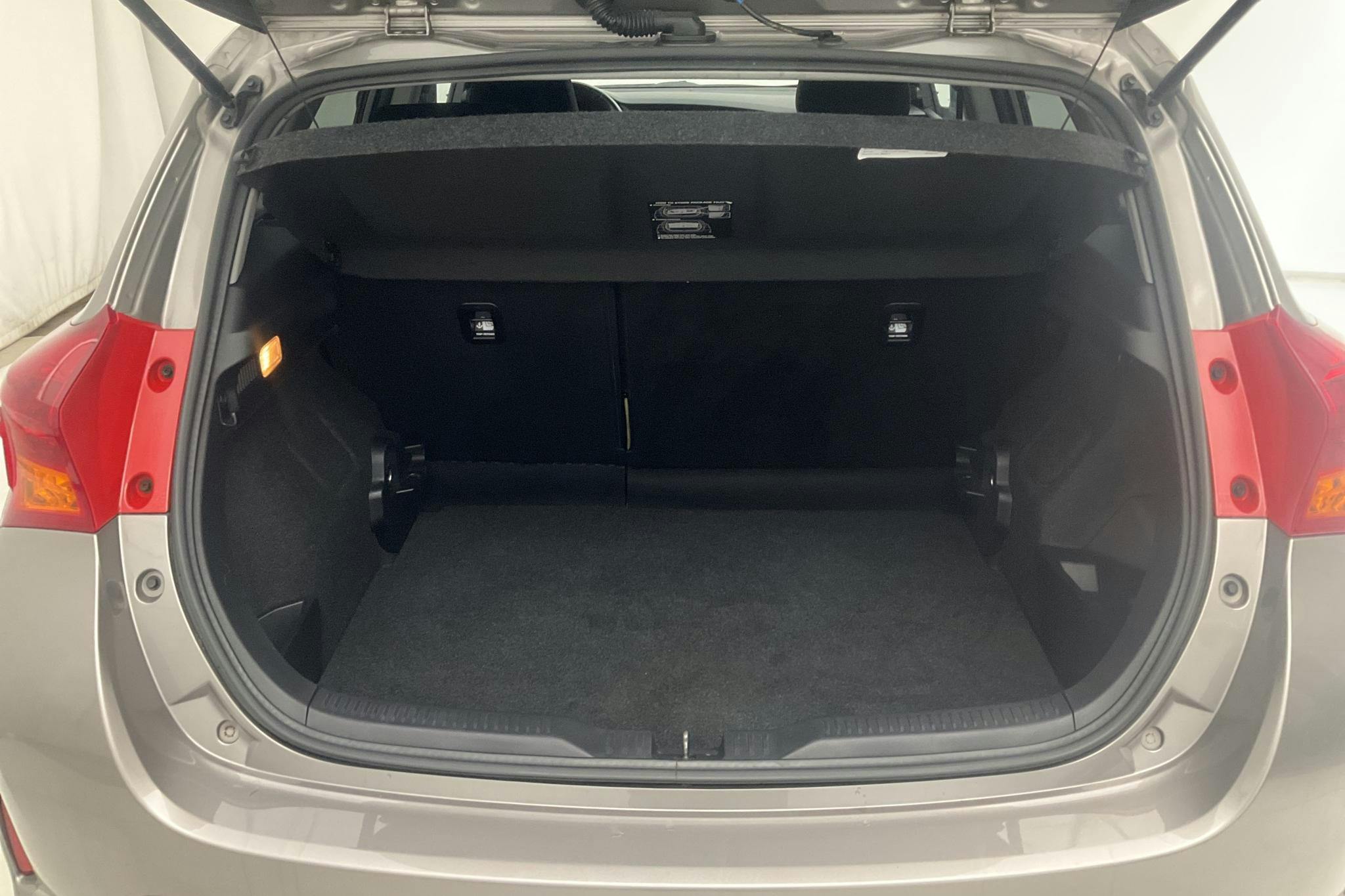 Toyota Auris 1.8 HSD 5dr (136hk) - 98 160 km - Automatic - brown - 2015