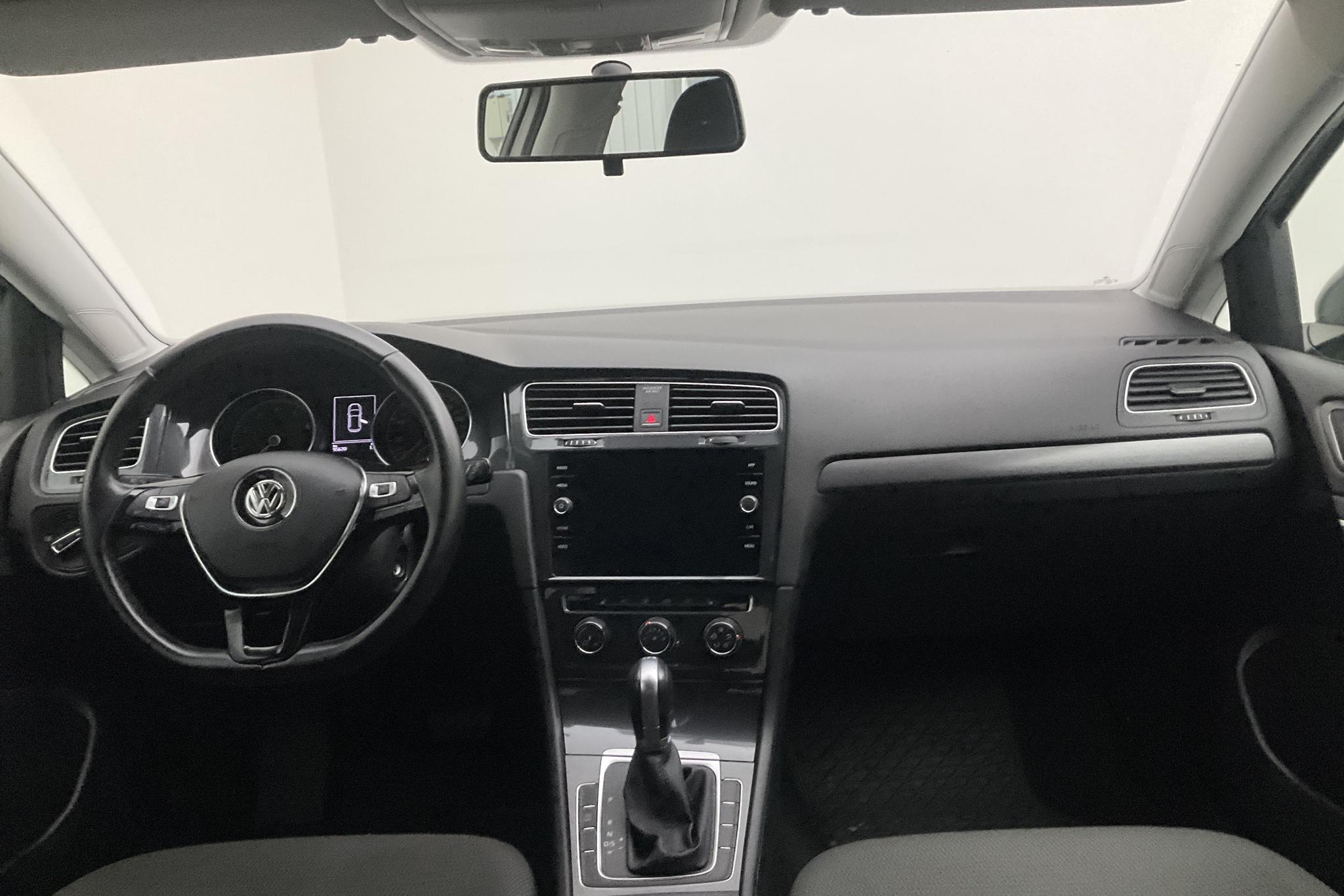 VW Golf VII 1.0 TSI 5dr (110hk) - 95 670 km - Automatic - silver - 2018