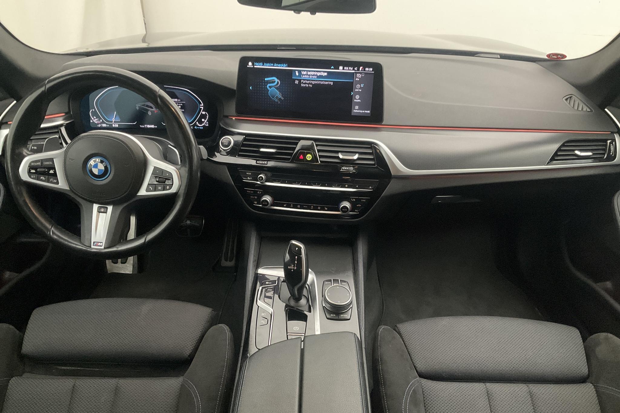 BMW 530e xDrive Touring, G31 12kWh LCI (292hk) - 11 644 mil - Automat - svart - 2022
