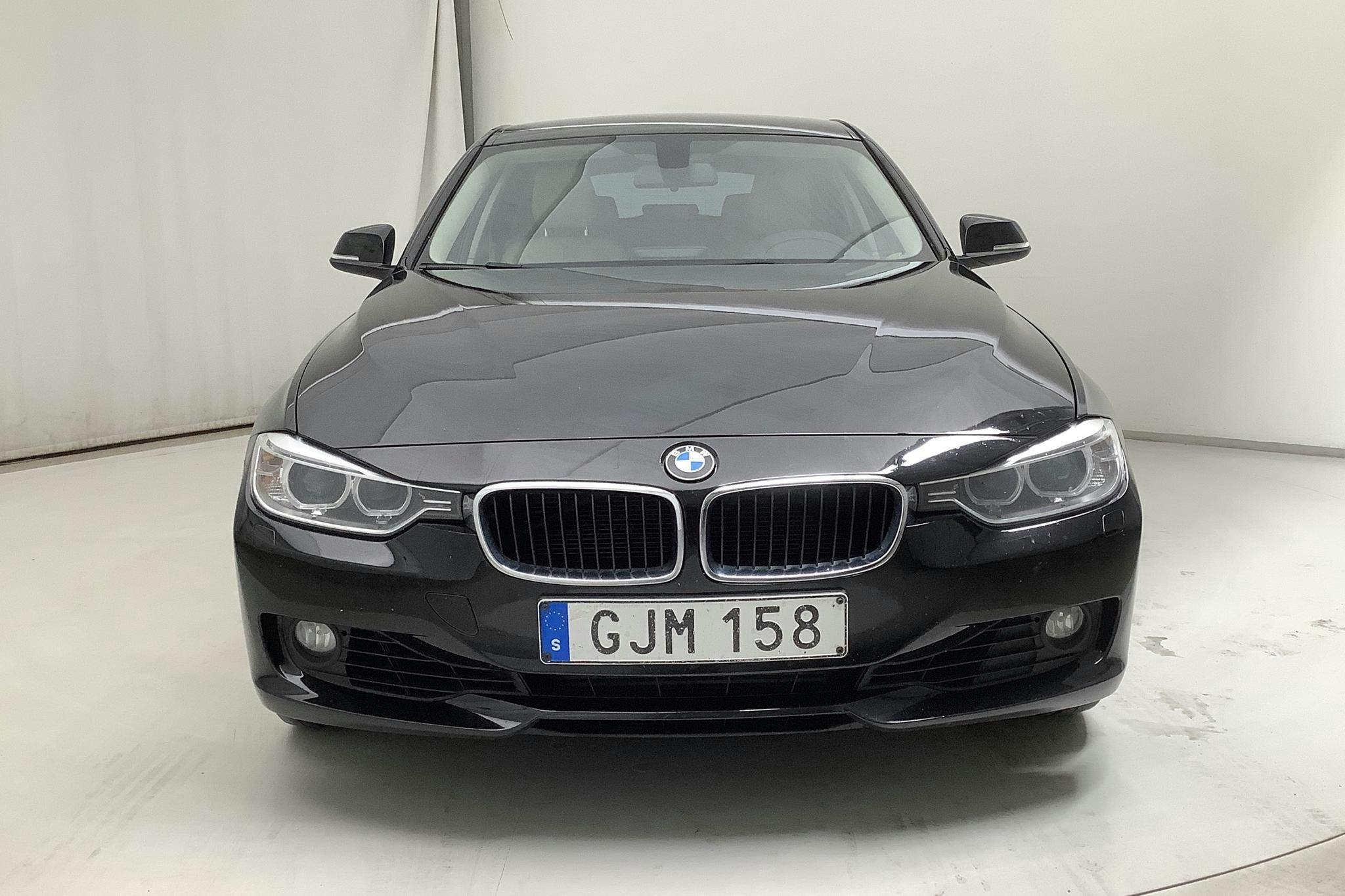 BMW 335d xDrive Touring, F31 (313hk) - 16 780 mil - Automat - svart - 2014
