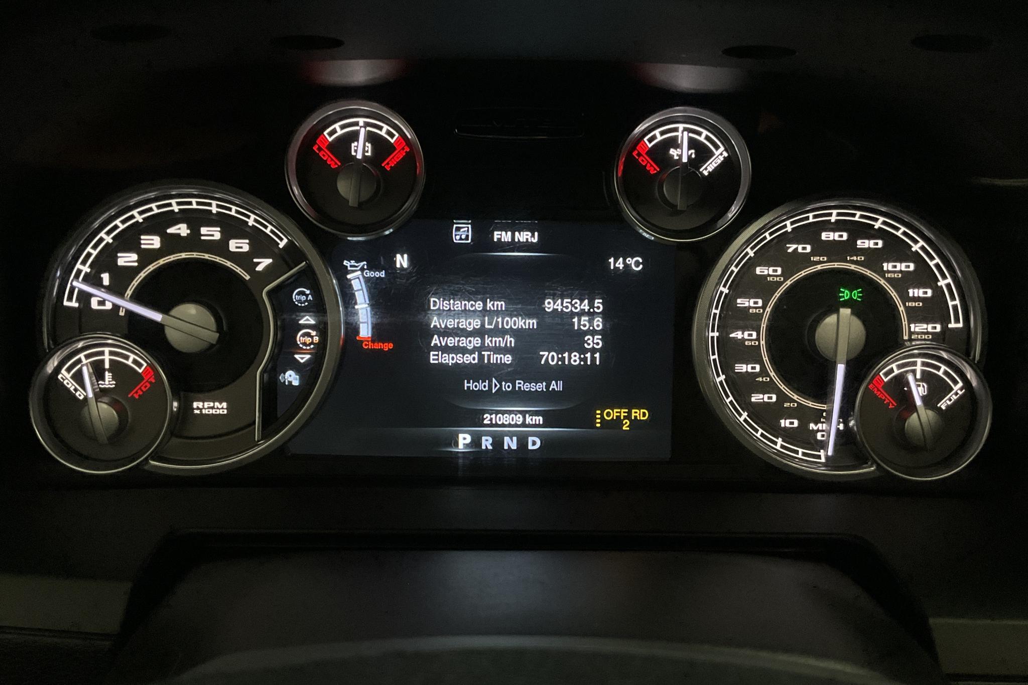 Dodge RAM 1500 5.7 4WD (401hk) - 21 080 mil - Automat - svart - 2016