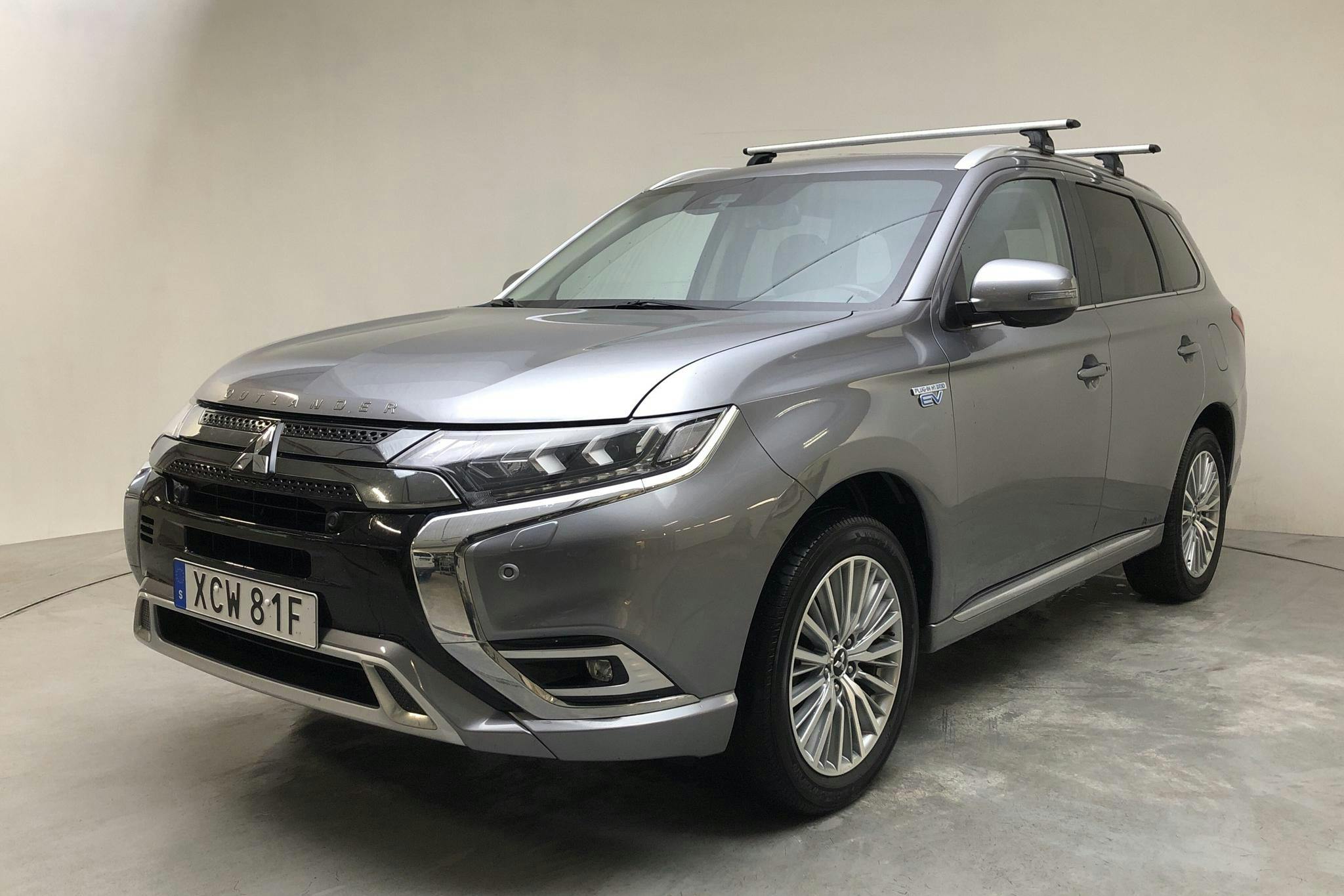 Mitsubishi Outlander 2.4 Plug-in Hybrid 4WD (136hk) - 93 770 km - Automatic - gray - 2020