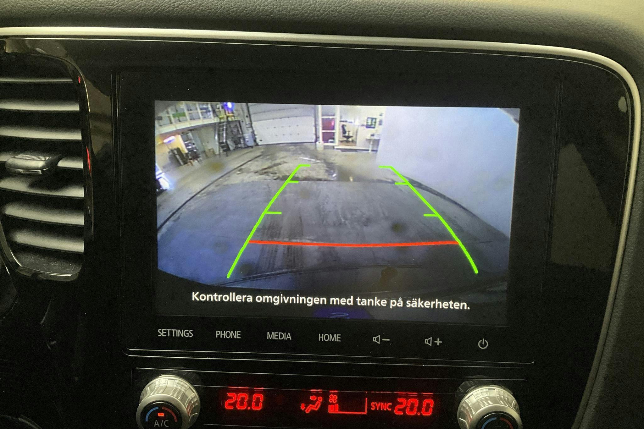 Mitsubishi Outlander 2.4 Plug-in Hybrid 4WD (136hk) - 93 770 km - Automatic - gray - 2020