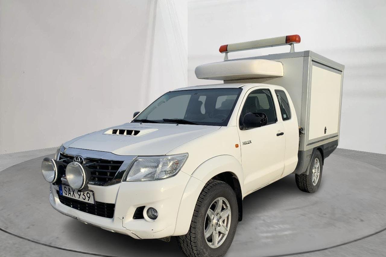 Toyota Hilux 2.5 D-4D 4WD (144hk) - 18 944 mil - Manuell - vit - 2015