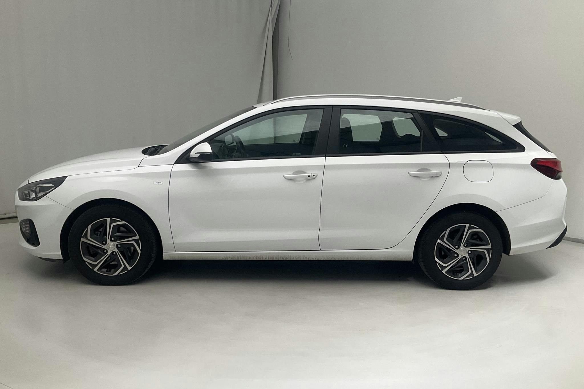 Hyundai i30 1.0 T-GDi Kombi (120hk) - 5 068 mil - Automat - vit - 2021